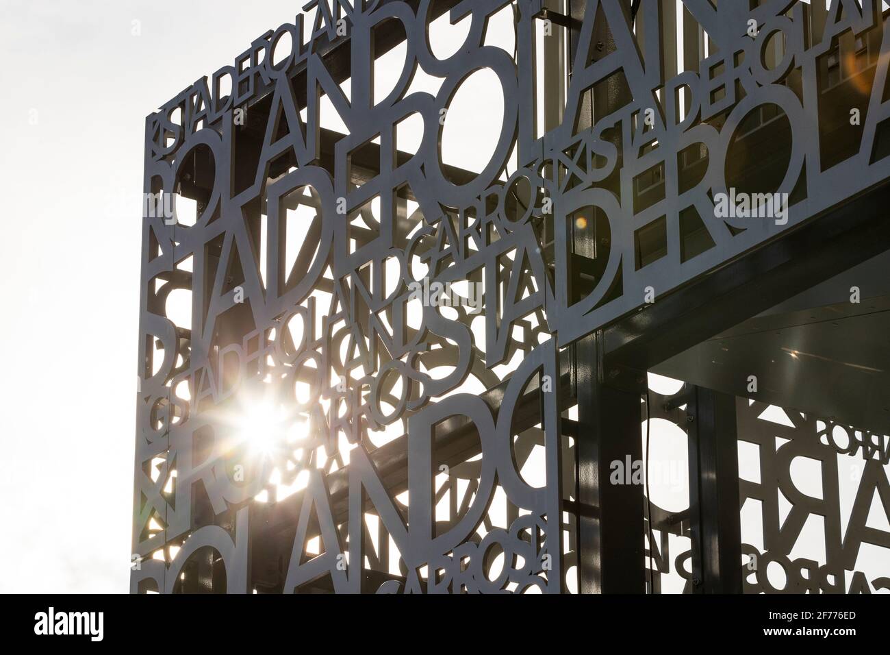 Facciata del campo Philippe Chatrier, Roland Garros Tennis Stadium a Parigi, Francia, Europa. Foto Stock