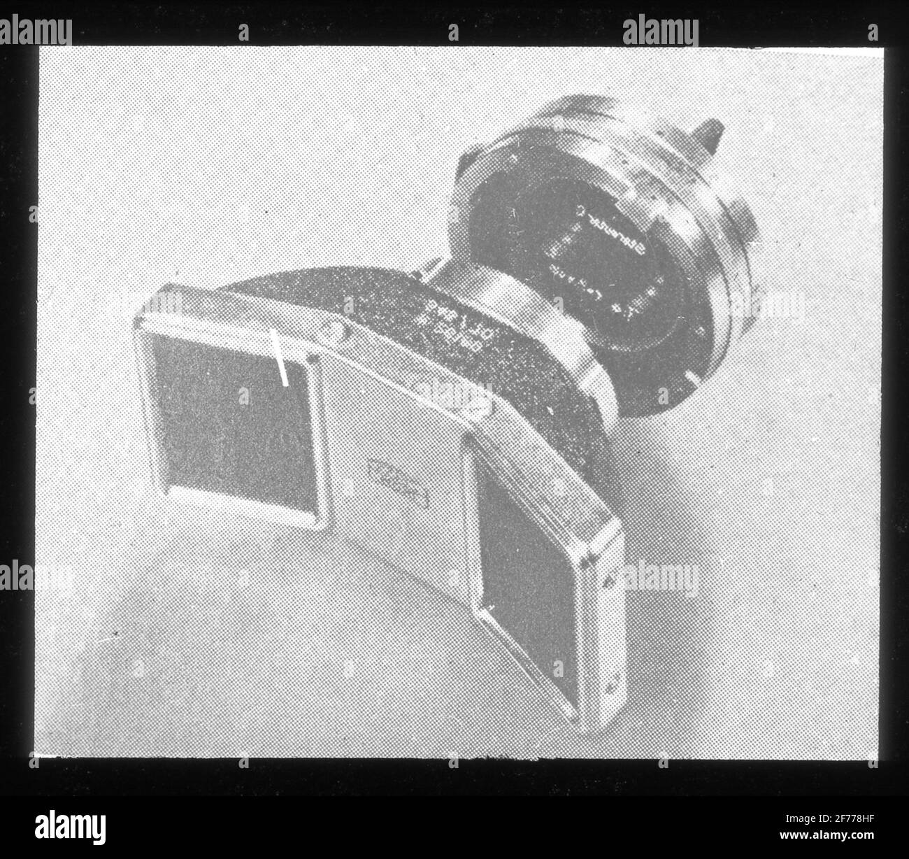 Immagine Skiopticon del Dipartimento di Fotografia del Royal Institute of Technology. Utilizzo da parte del professor Helmer Bäckström come materiale didattico. Bäckström è stato il primo professore svedese di fotografia al Royal Institute of Technology di Stoccolma 1948-1958. Piastra opplate e additivo per specchi per la fotografia stereo di Contaxkamera.Bäckström, Helmer. Manuale fotografico. Natura e Cultura. Stoccolma. 1942. pag. 1089. Foto Stock