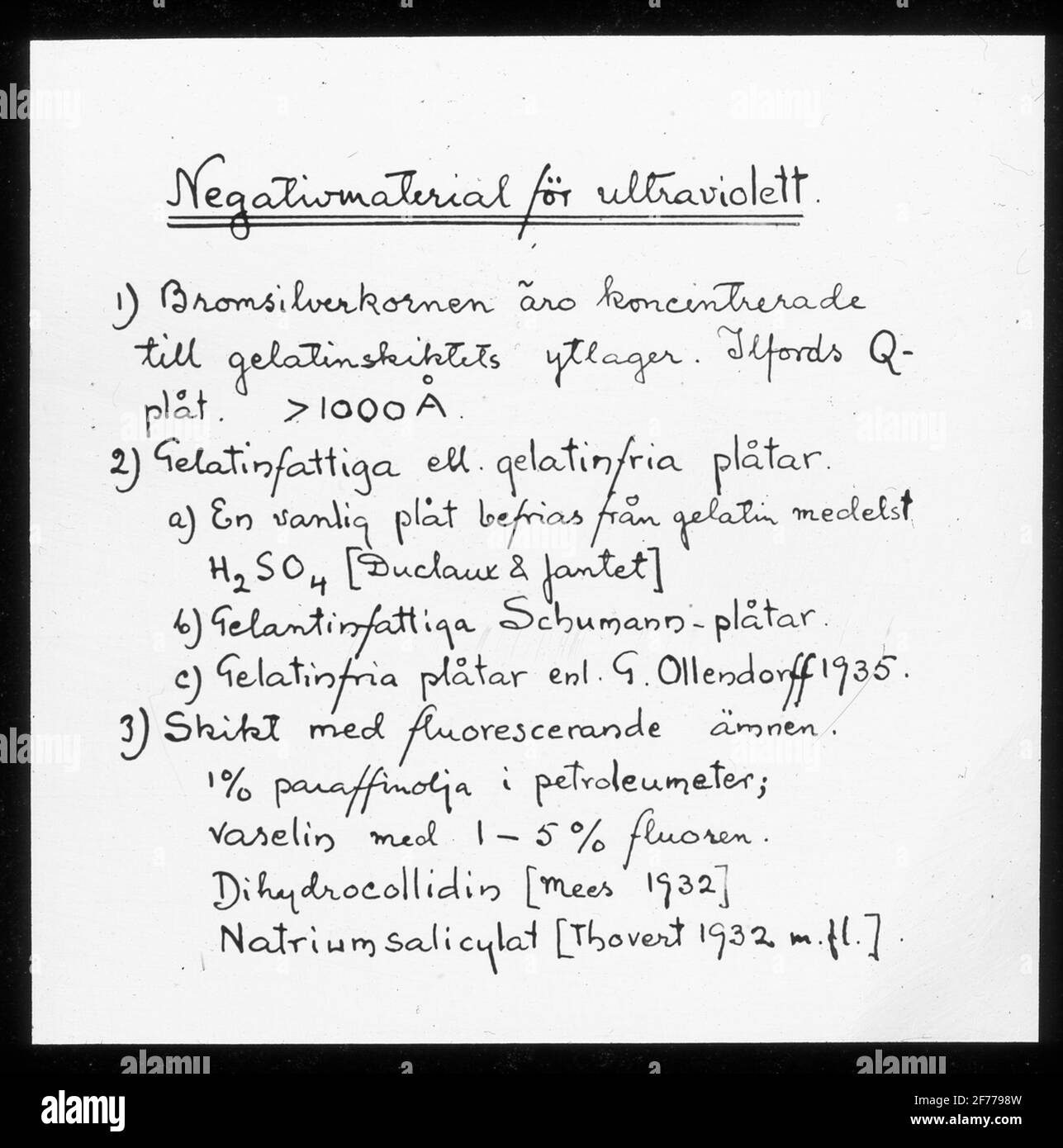 Immagine Skiopticon del Dipartimento di Fotografia del Royal Institute of Technology. Utilizzo da parte del professor Helmer Bäckström come materiale didattico. Bäckström è stato il primo professore svedese di fotografia al Royal Institute of Technology di Stoccolma 1948-1958. Descrizione dei materiali negativi per la fotografia ultravioletta.per ulteriori informazioni vedere: Bäckström, Helmer. Manuale fotografico. Altra edizione rivista. Natura e Cultura. Stoccolma. 1948. pag. 1088. Foto Stock