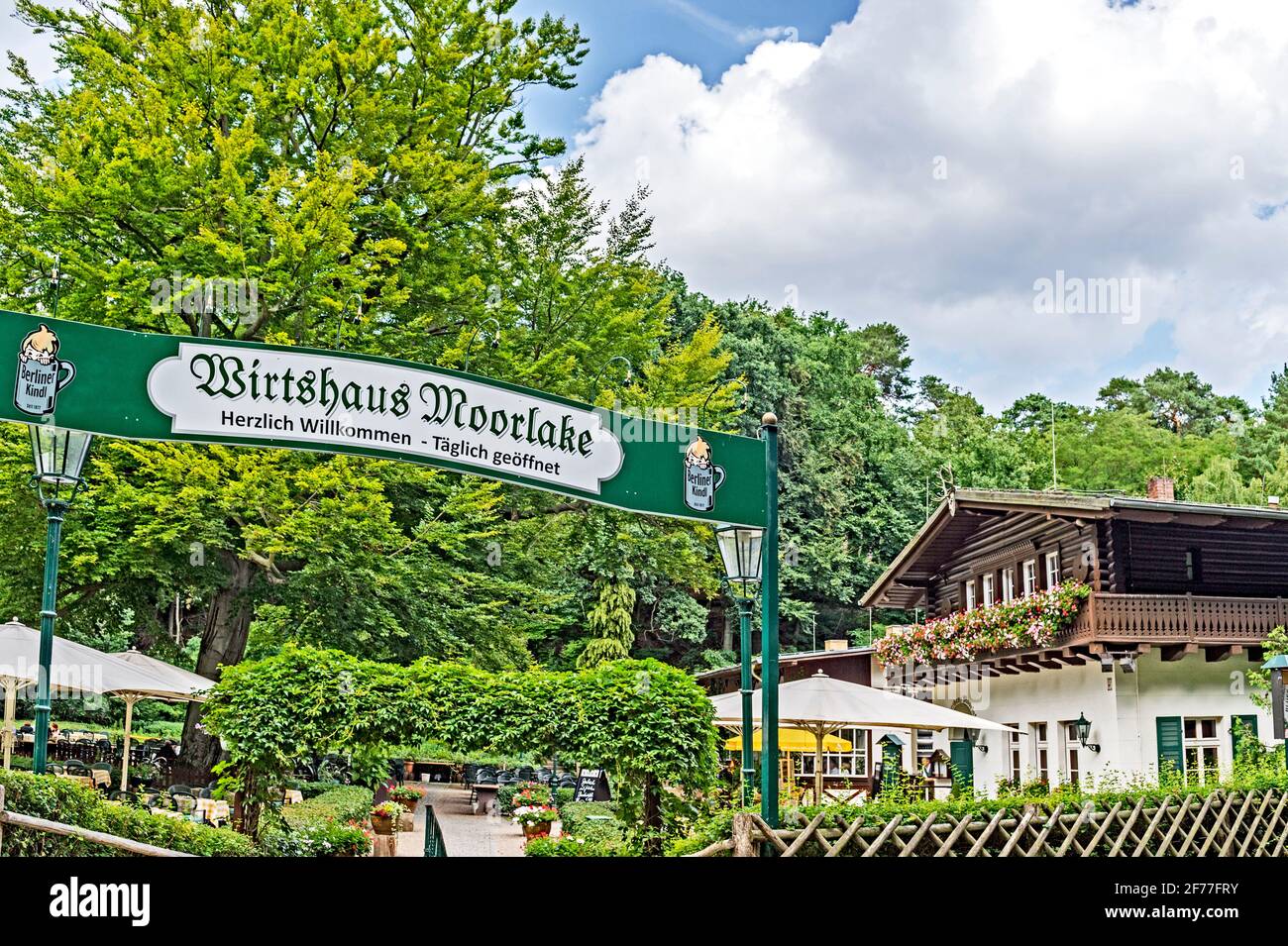 Berlino: Ristorante Moorlake nei pressi del fiume Havel nel Grunewald, una foresta nel sud-ovest della città Foto Stock