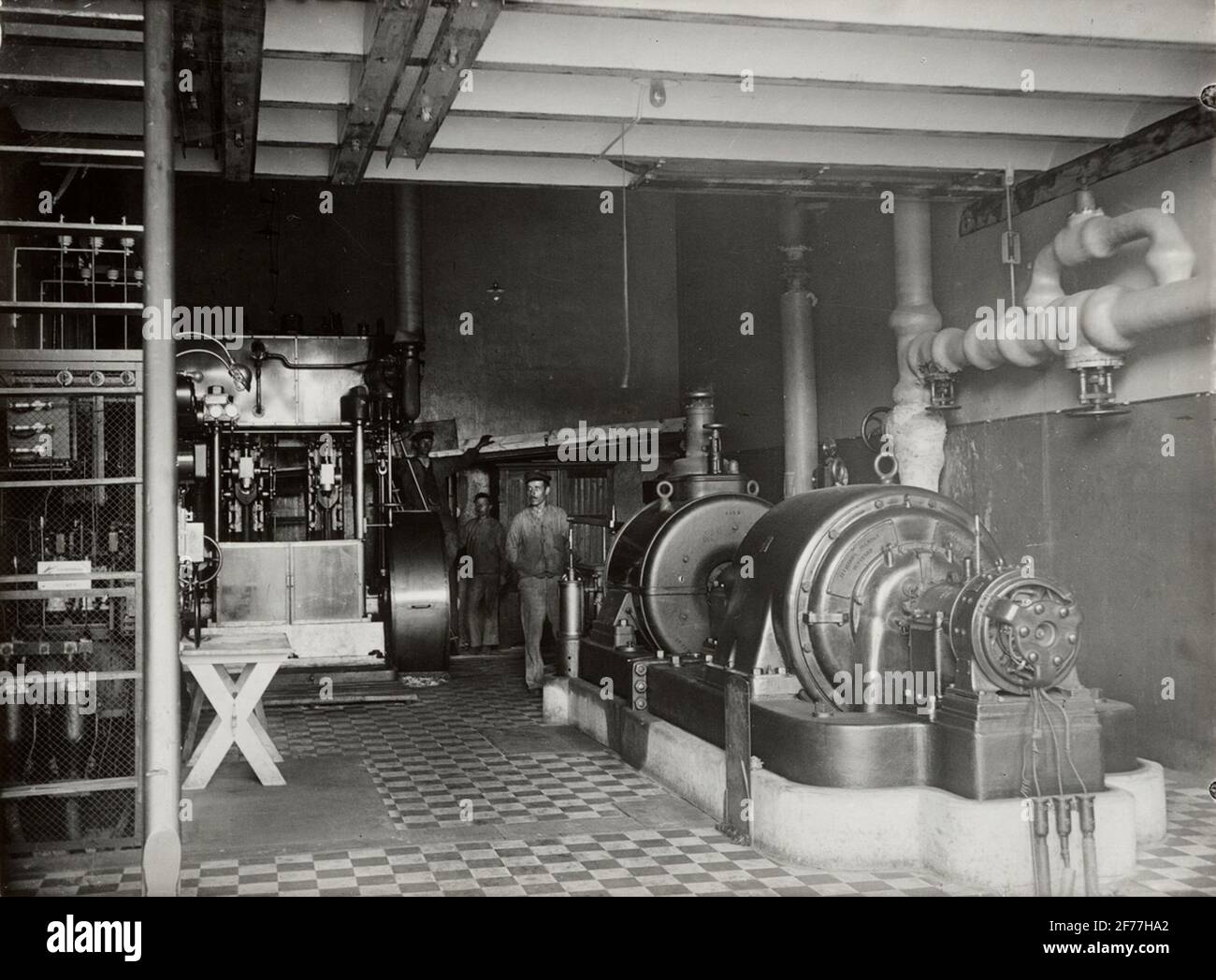 Macchine a vapore presso la fabbrica di solfiti di Oskarström, 1917.Gnurbin in 750 HP. Motore a vapore da 25 cv. Foto Stock