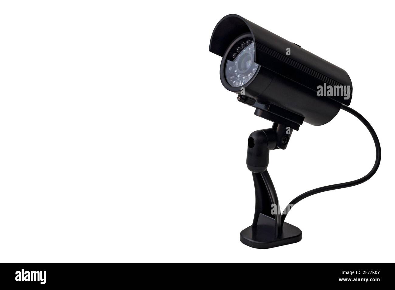 Sicurezza TVCC e concetto di sorveglianza 24 ore su 24 con infrarossi Telecamera IP diurna e notturna isolata su sfondo bianco con copia spazio e un ritaglio Foto Stock