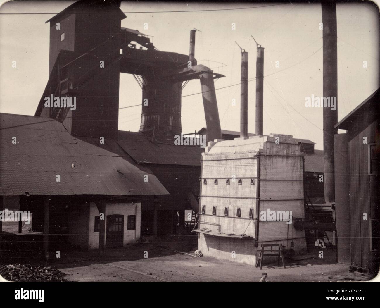 Cura del carbone in Canada. L'unità. Asta di anca con tubi del gas. From Album Photographs from American Charcoal Shutts 1905/1906. Foto Stock