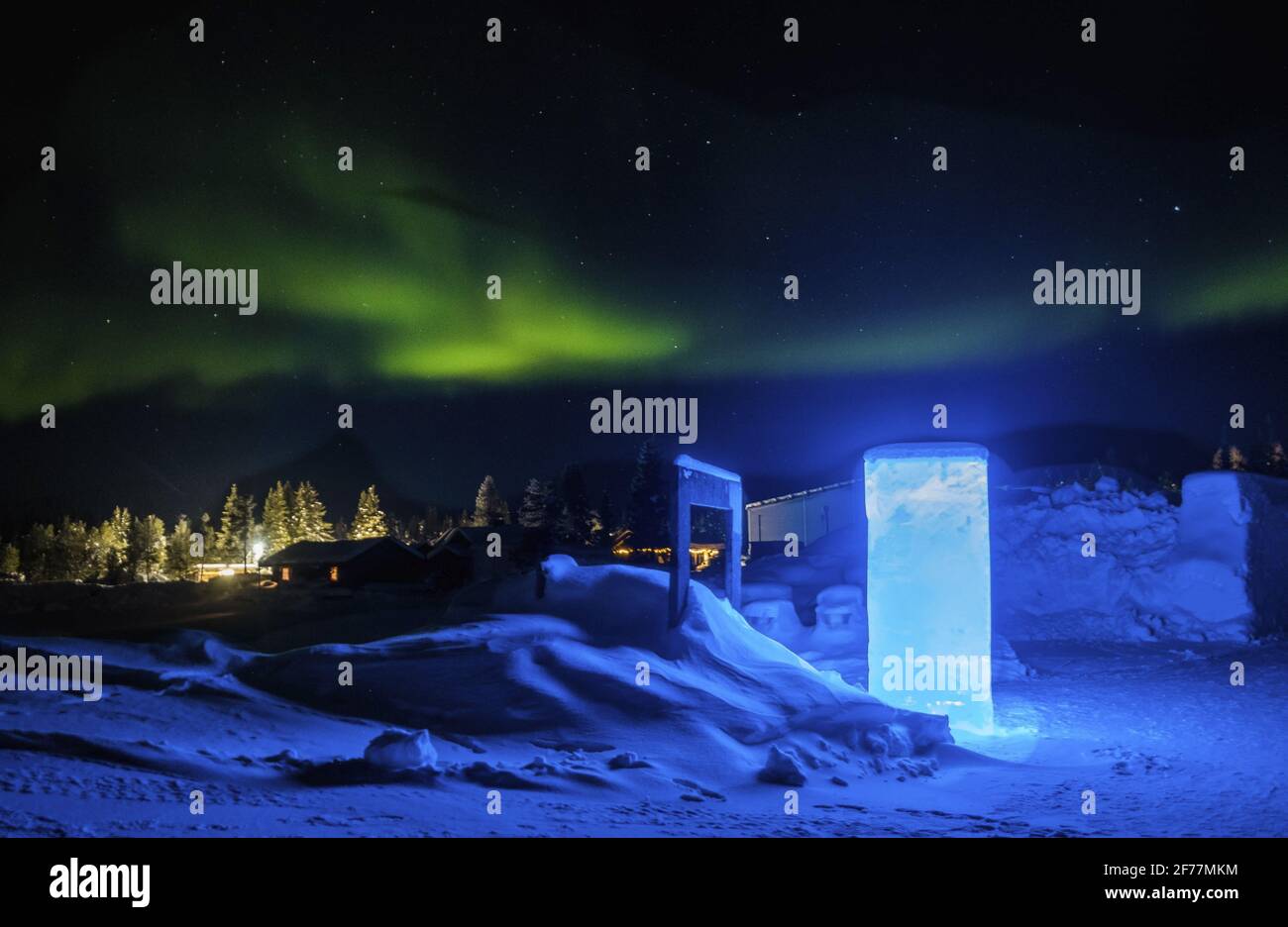Svezia, Lapponia, Jukkasjärvi, Ice Hotel, Aurora borealis o luce artica Foto Stock