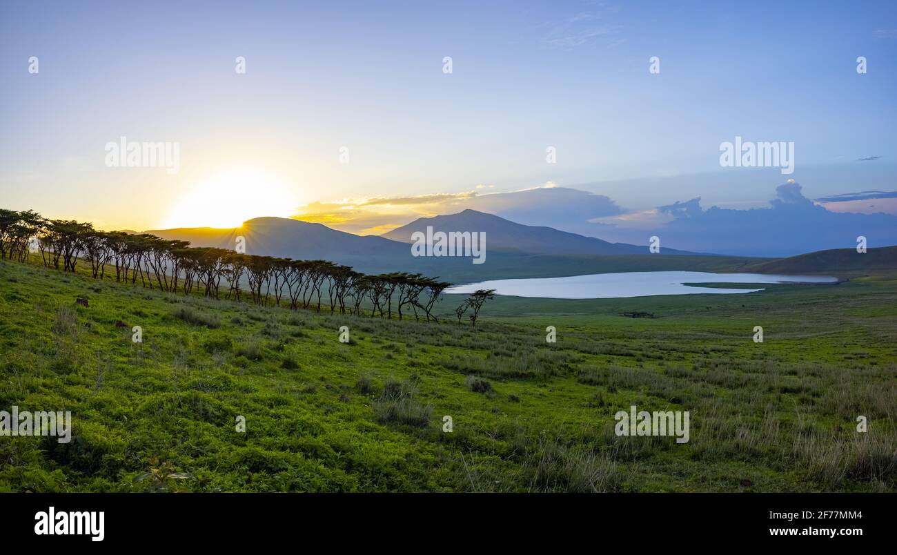 Tanzania, Ngorongoro, Arusha, fine della giornata sul lago prima di entrare nel Parco Nazionale Serengeti Foto Stock