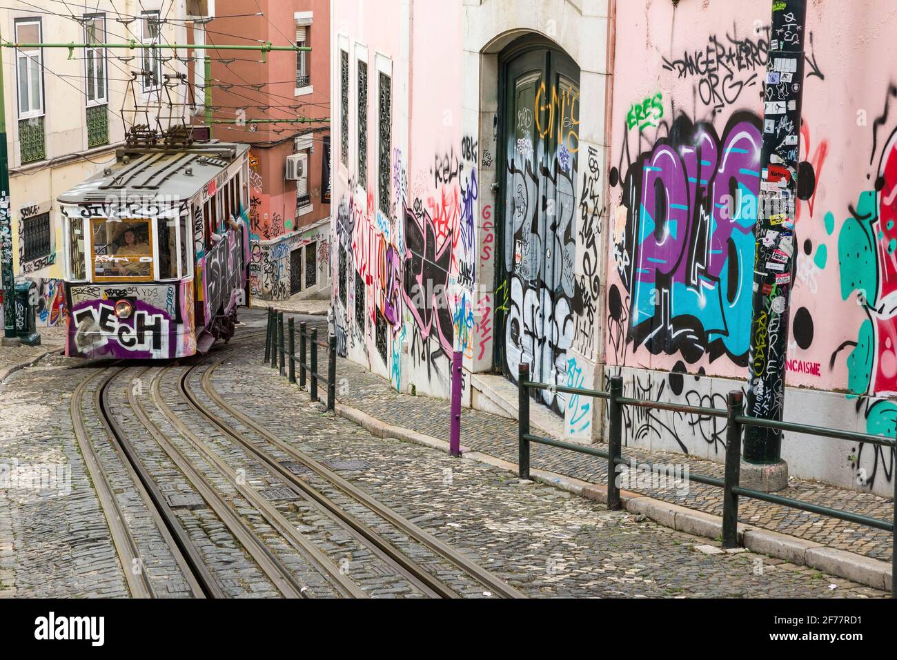 Portogallo, Lisbona, distretto di Bairro Alto, Elevador da Glória, il relie la Praça dos Restauradores au quartier du Bairro Alto, collega Praça dos Restauradores con il distretto di Bairro Alto Foto Stock