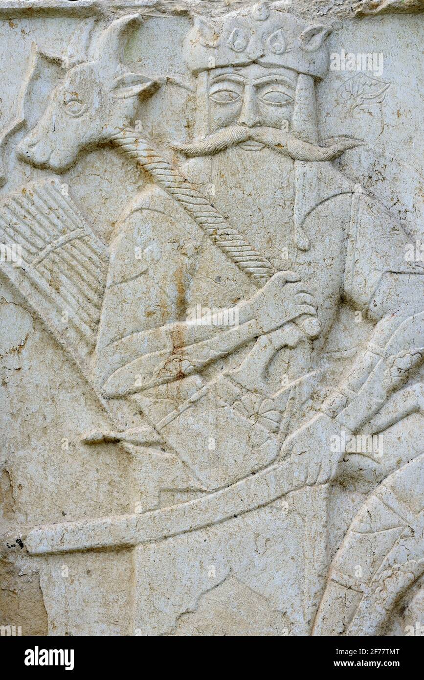Iran, Shiraz, il giardino di Nazar, il museo Pars, i Pinti delle mura del palazzo Khorshid (palazzo del Sole), la dinastia Qajar (18-20 ° secolo), scultura che rappresenta le figure leggendarie di Shannameh (libro dei re) Foto Stock