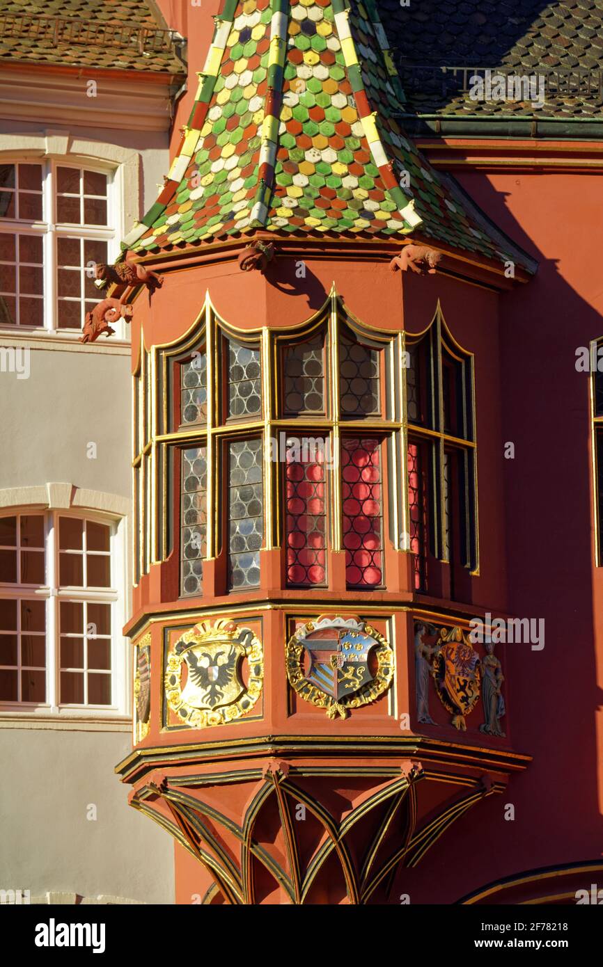Germania, Baden Wurttemberg, Freiburg im Breisgau, Münsterplatz (piazza della cattedrale), historisches Kaufhaus (mercanti di casa) Foto Stock