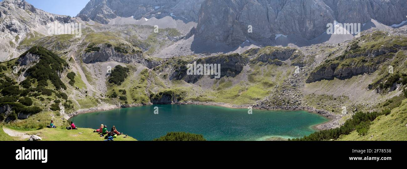 Vista panoramica sul lago Drachensee in Tirolo, Austria Foto Stock