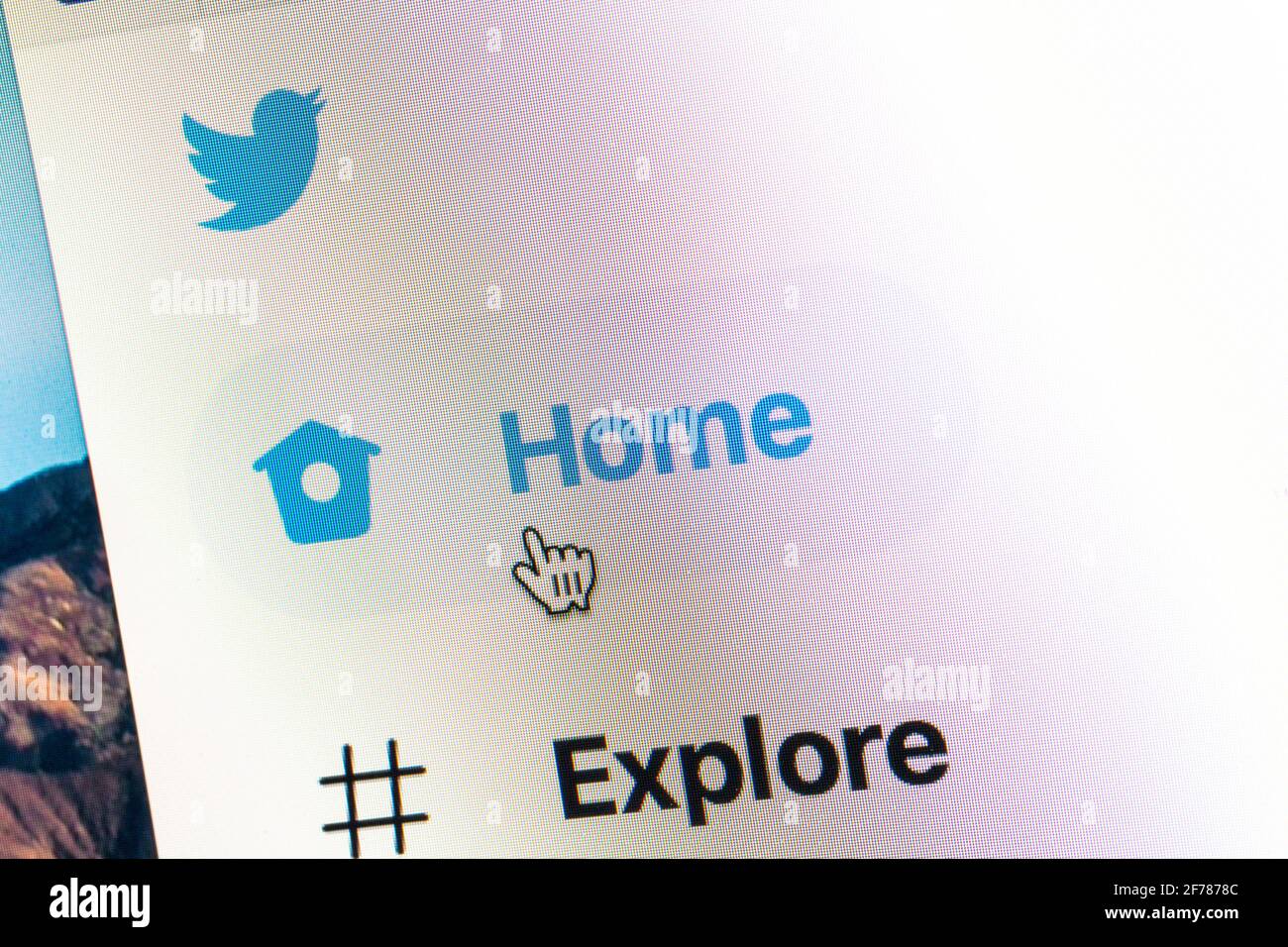 Twitter social media barra laterale link Home ed esplorare in browser desktop, 2021 Foto Stock