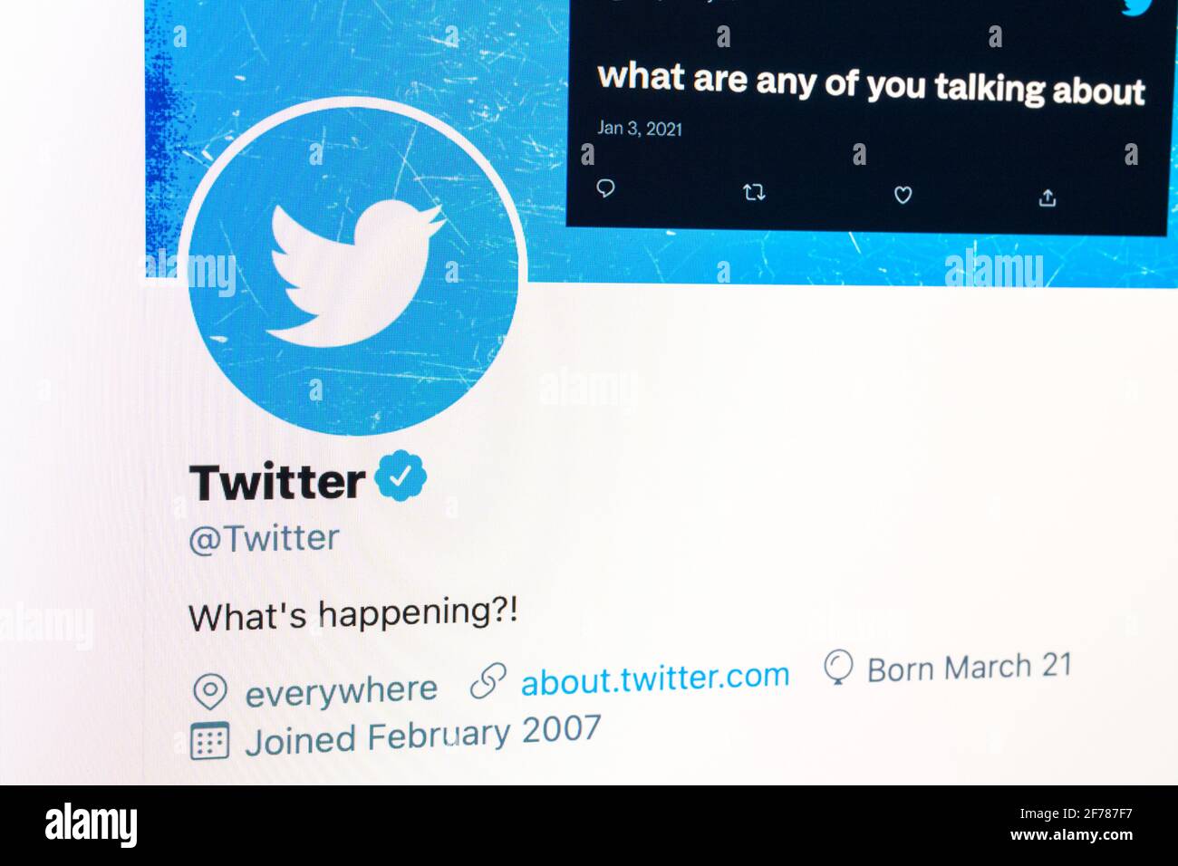 Account di social media di Twitter su twitter in browser desktop, 2021 Foto Stock
