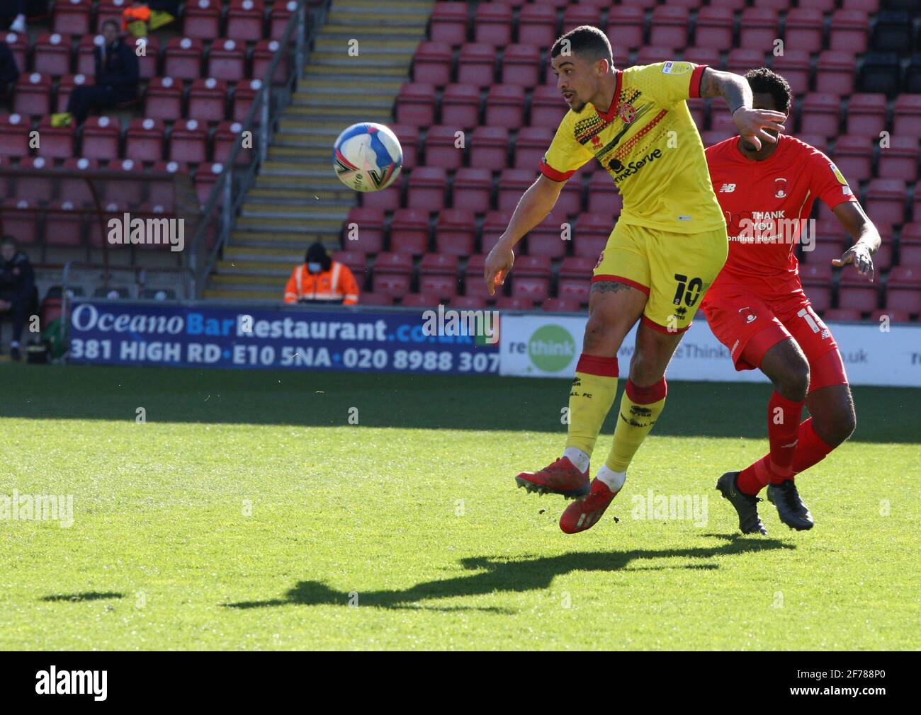 Londra, Regno Unito. 05 aprile 2021. SOUTHEND, INGHILTERRA - APRILE 05: Josh Gordon di Walsall durante la Sky Bet League due tra Leyton Orient e Walsall al Brisbane Road Stadium, Southend, Regno Unito, il 03 Aprile 2021 Credit: Action Foto Sport/Alamy Live News Foto Stock