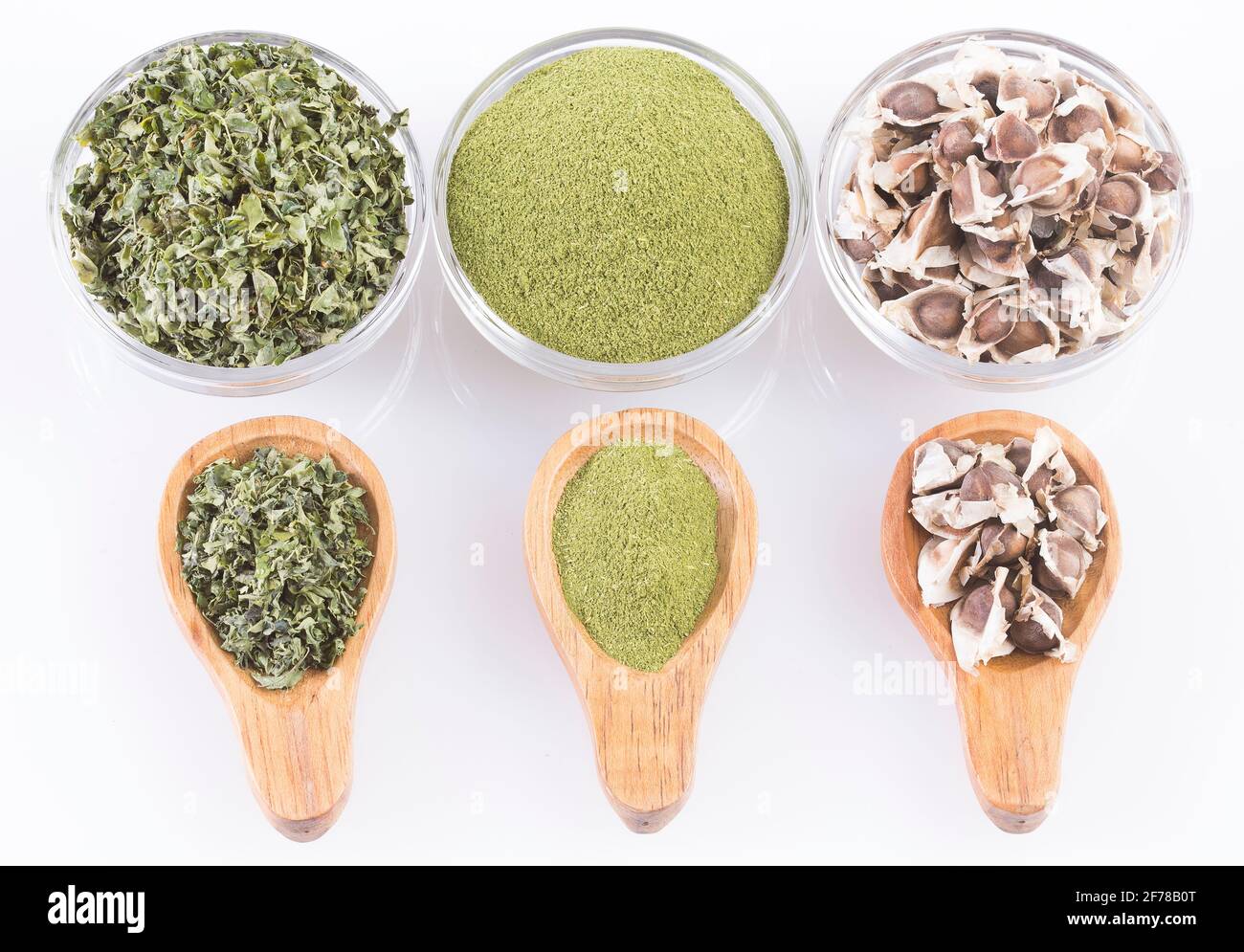 Semi, foglie e semi di moringa - Moringa oleifera Foto Stock