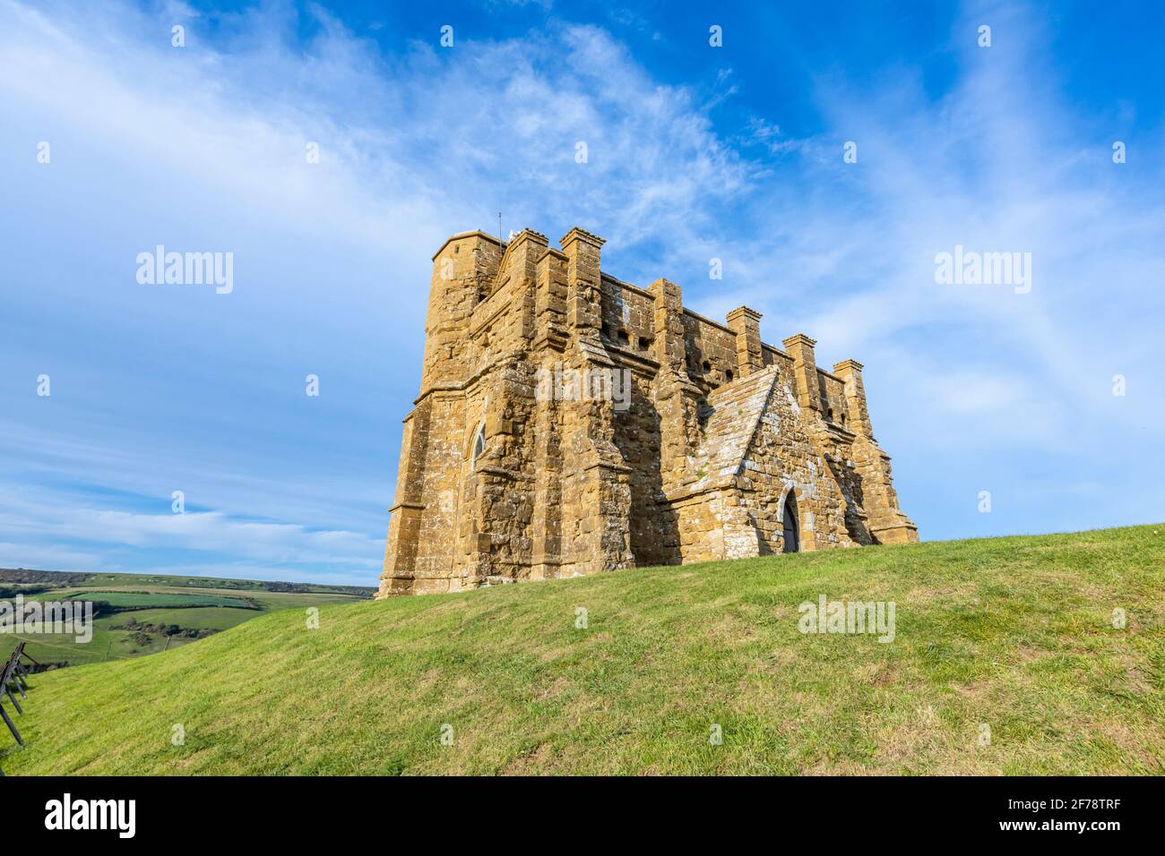 Cappella di Santa Caterina, una piccola cappella su una collina sopra il villaggio di Abbotsbury in Dorset, Inghilterra sud-occidentale, dedicata a Santa Caterina d'Alessandria Foto Stock