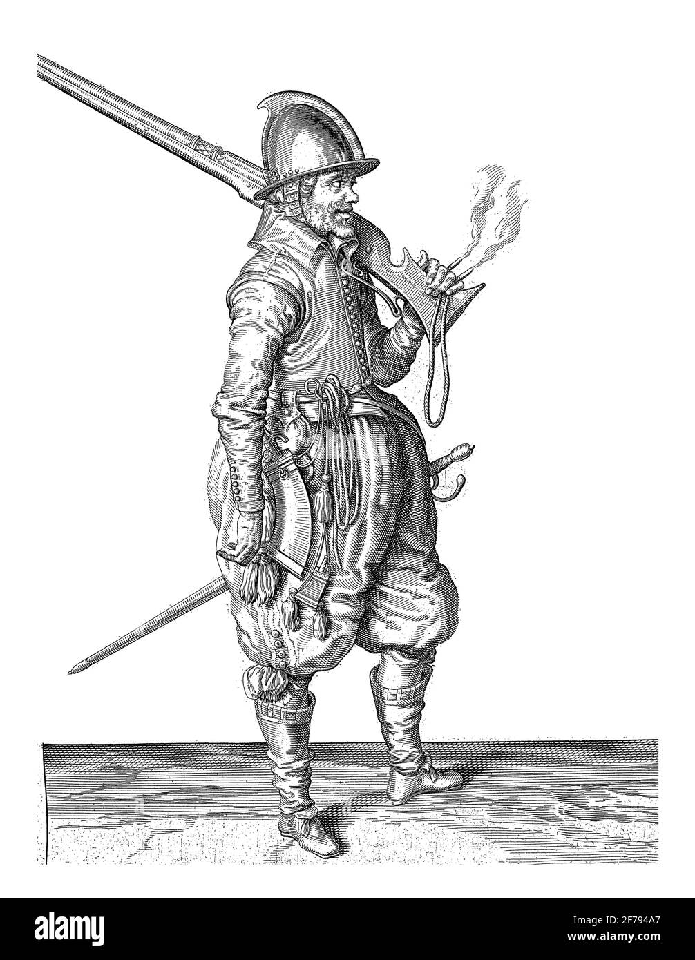 Un soldato, a tutta lunghezza, a destra, con un timone (un certo tipo di arma da fuoco) poggiato sulla spalla sinistra, incisione vintage. Foto Stock