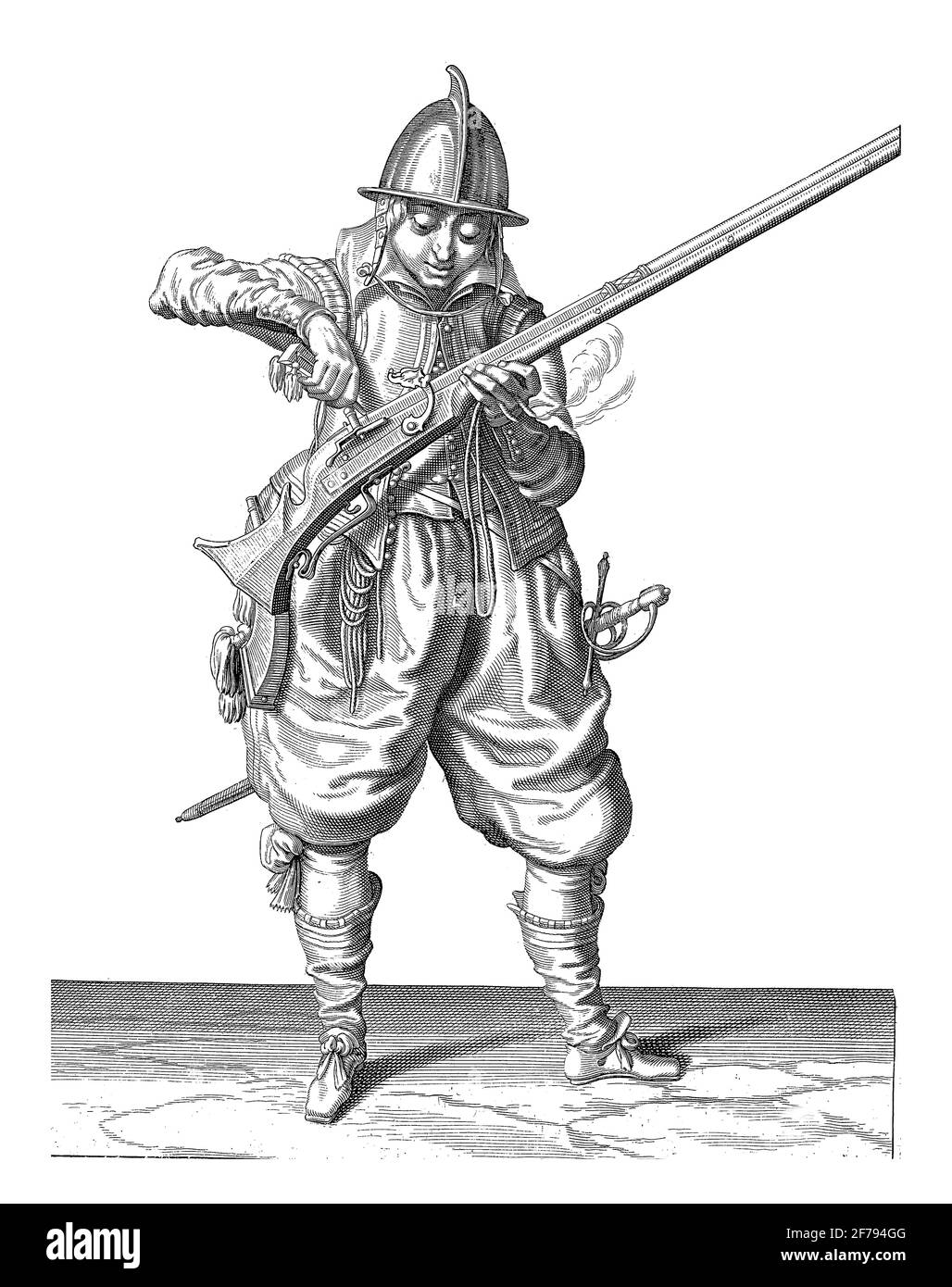 Un Soldier, lunghezza intera versare la polvere da un flacone di polvere nella teglia (il contenitore della polvere) di un timone (un certo tipo di arma da fuoco), incisione vintage Foto Stock