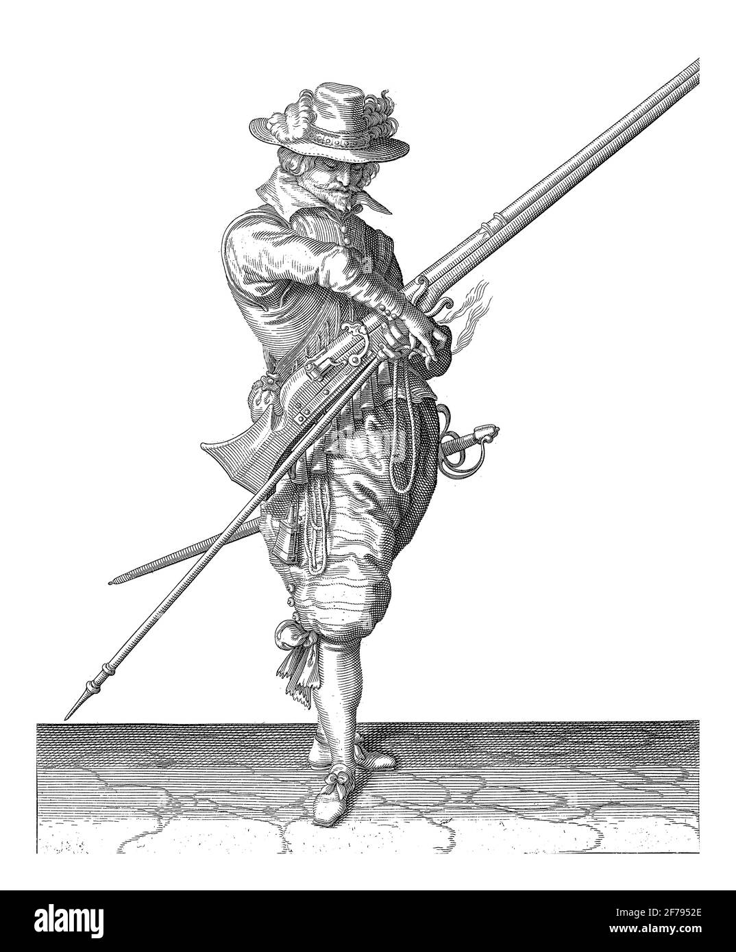 Un soldato, a tutta lunghezza, a destra, che tiene un musket (un certo tipo di arma da fuoco) con la mano sinistra, incisione vintage. Foto Stock