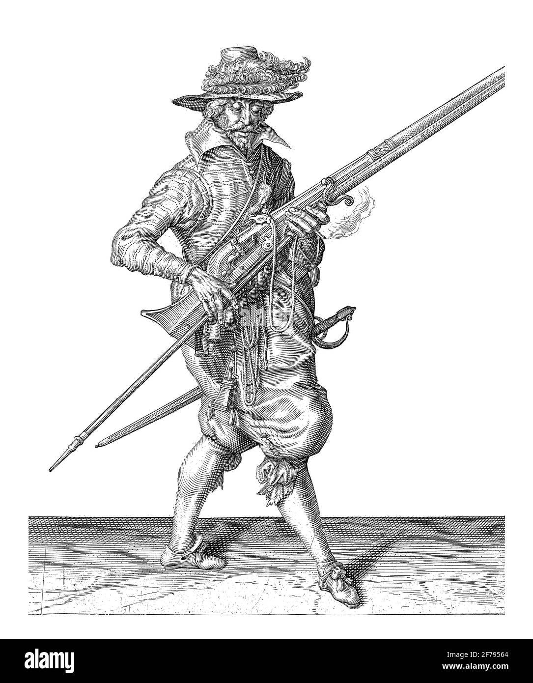 Un soldato, a tutta lunghezza, a destra, con un muschetto (un particolare tipo di arma da fuoco), incisione d'epoca. Foto Stock