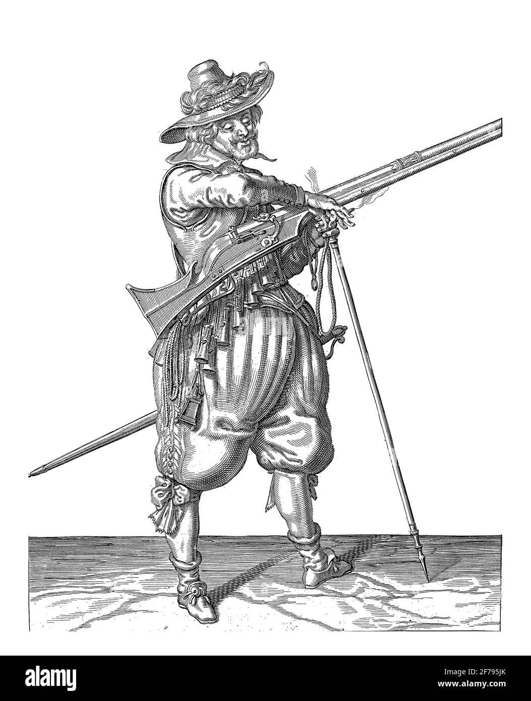 Un soldato sull'orologio, a lunghezza intera , a destra, con un musket (un certo tipo di arma da fuoco), incisione vintage. Foto Stock