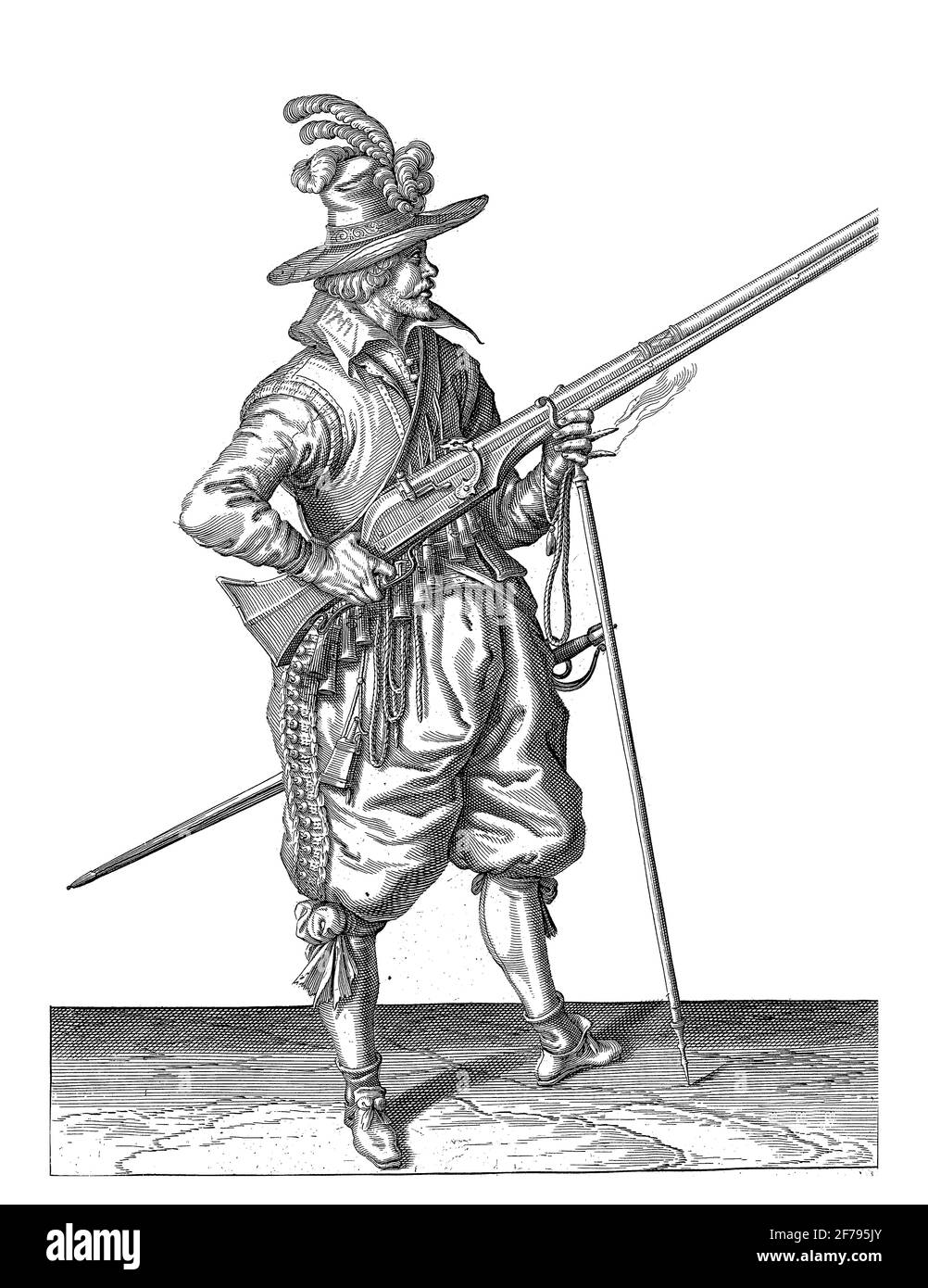 Un soldato in guardia, a tutta lunghezza, a destra, con un muschetto (un certo tipo di arma da fuoco), incisione vintage. Foto Stock