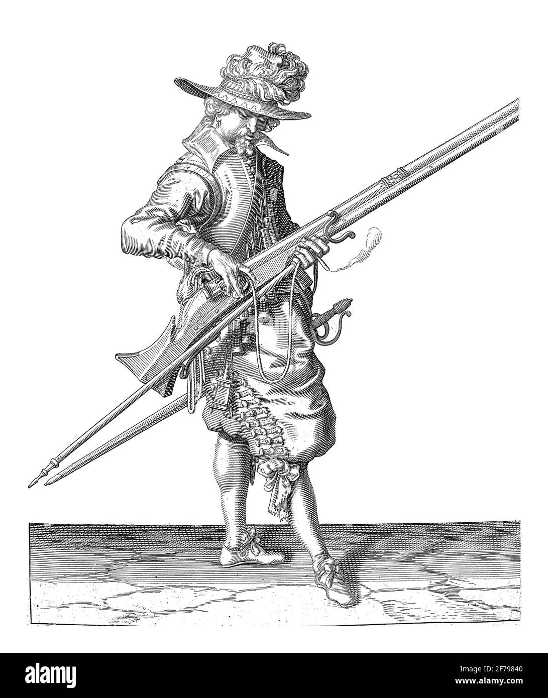 Un soldato , a tutta lunghezza, a destra, che tiene un musket (un particolare tipo di arma da fuoco) con la mano sinistra , incisione vintage. Foto Stock