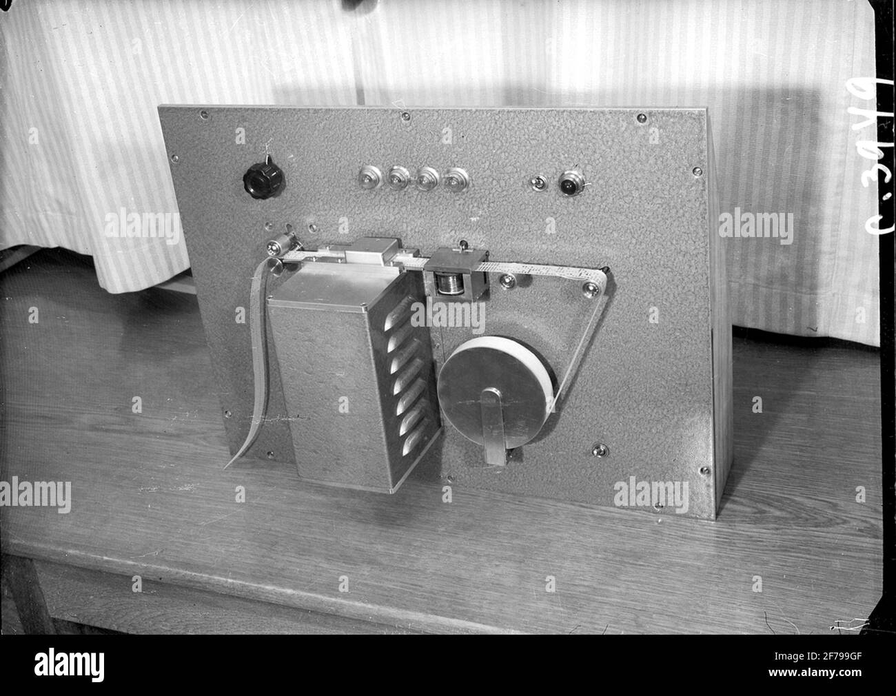 Lettore di strisce. Documentazione della costruzione della macchina matematica Beam su Drottninggatan a Stoccolma. Lettore di strisce dielettriche. Foto Stock