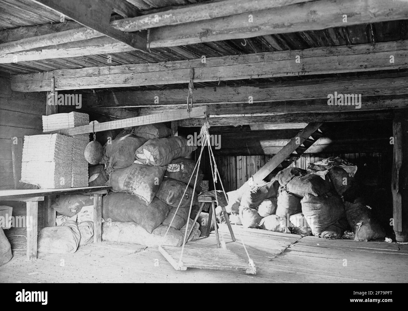 Ösjöfors cartiera a mano. Interno della camera d'imballaggio con onda. Foto Stock