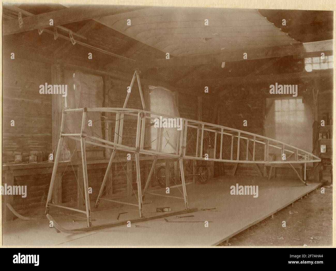 Foto delle operazioni di Oscar Ask a Landskrona con diverse sedi, gli anni 1910-1915. Il corpo dell'aeroplano, unaddestrato il telaio anteriore rinforzato (3 gambe strägings?). Foto Stock