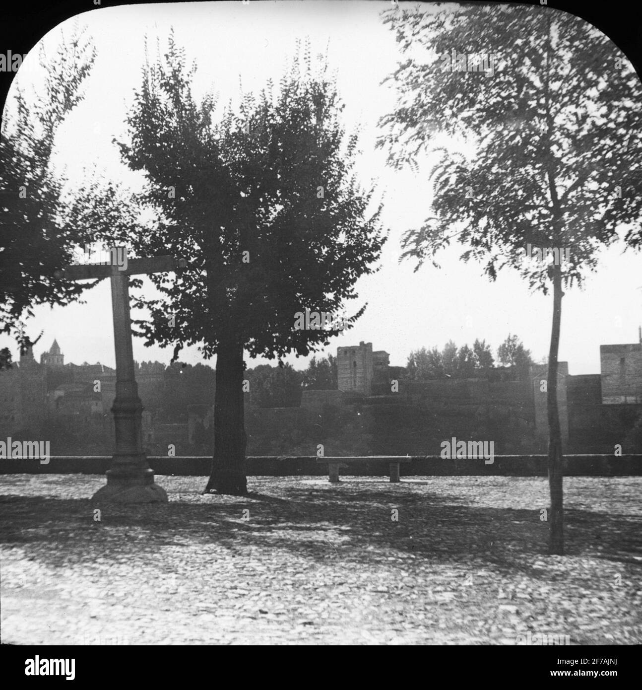 Immagine icona Skiopty con motivi da Plaza de San Nicolas, Granada.l'immagine è stata memorizzata in cartone contrassegnato: Höstesan 1910. Granada. N: 16. Testo sull'immagine: 'Da San Nicola'. Foto Stock