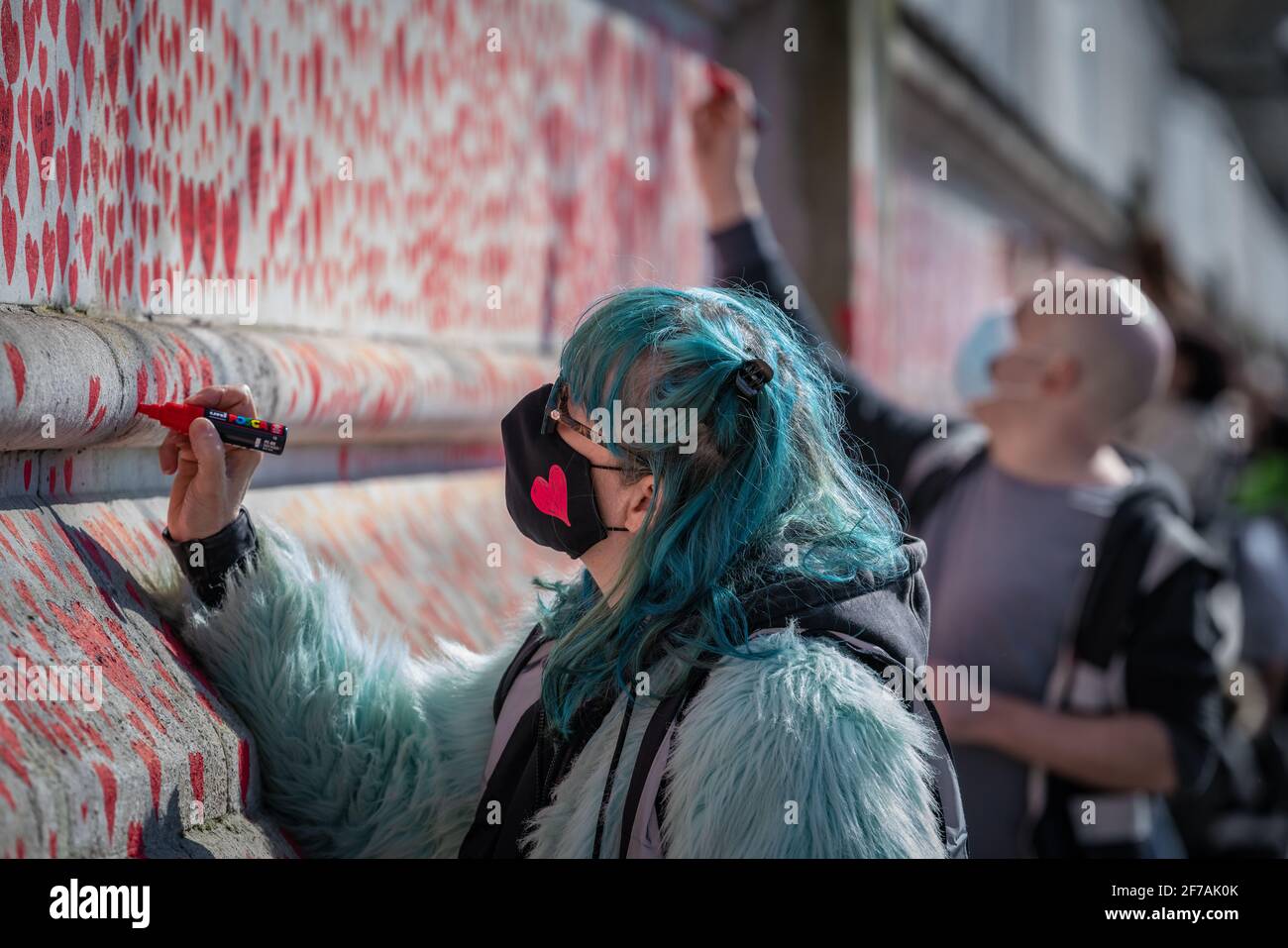 Coronavirus: National Covid Memorial Wall of Hearts, Westminster, Londra, Regno Unito. Foto Stock