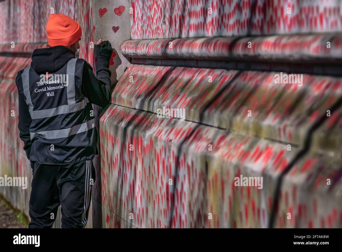 Coronavirus: National Covid Memorial Wall of Hearts, Westminster, Londra, Regno Unito. Foto Stock