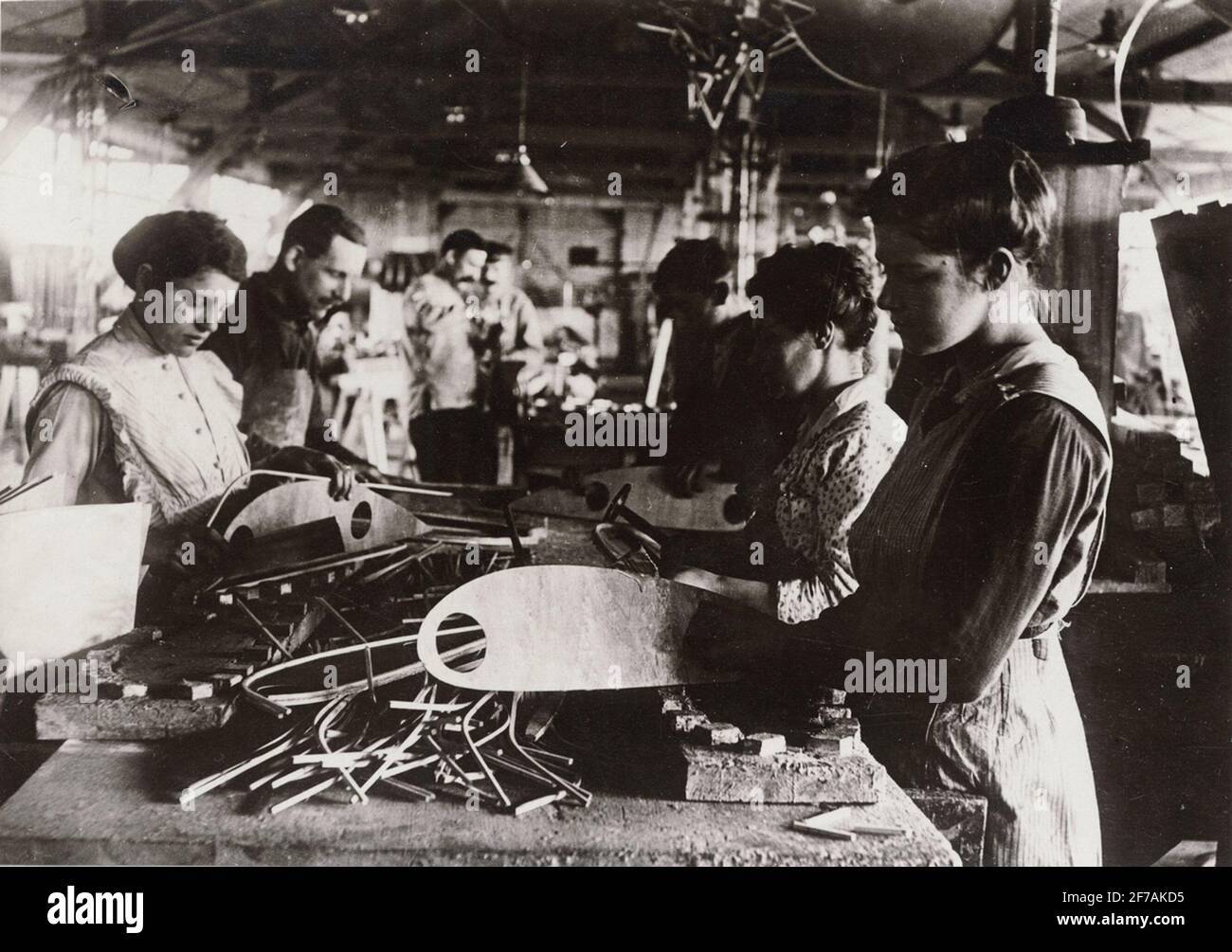 Fabbricazione di spray ad ala di aeromobili, Fokker, 1918. Foto Stock