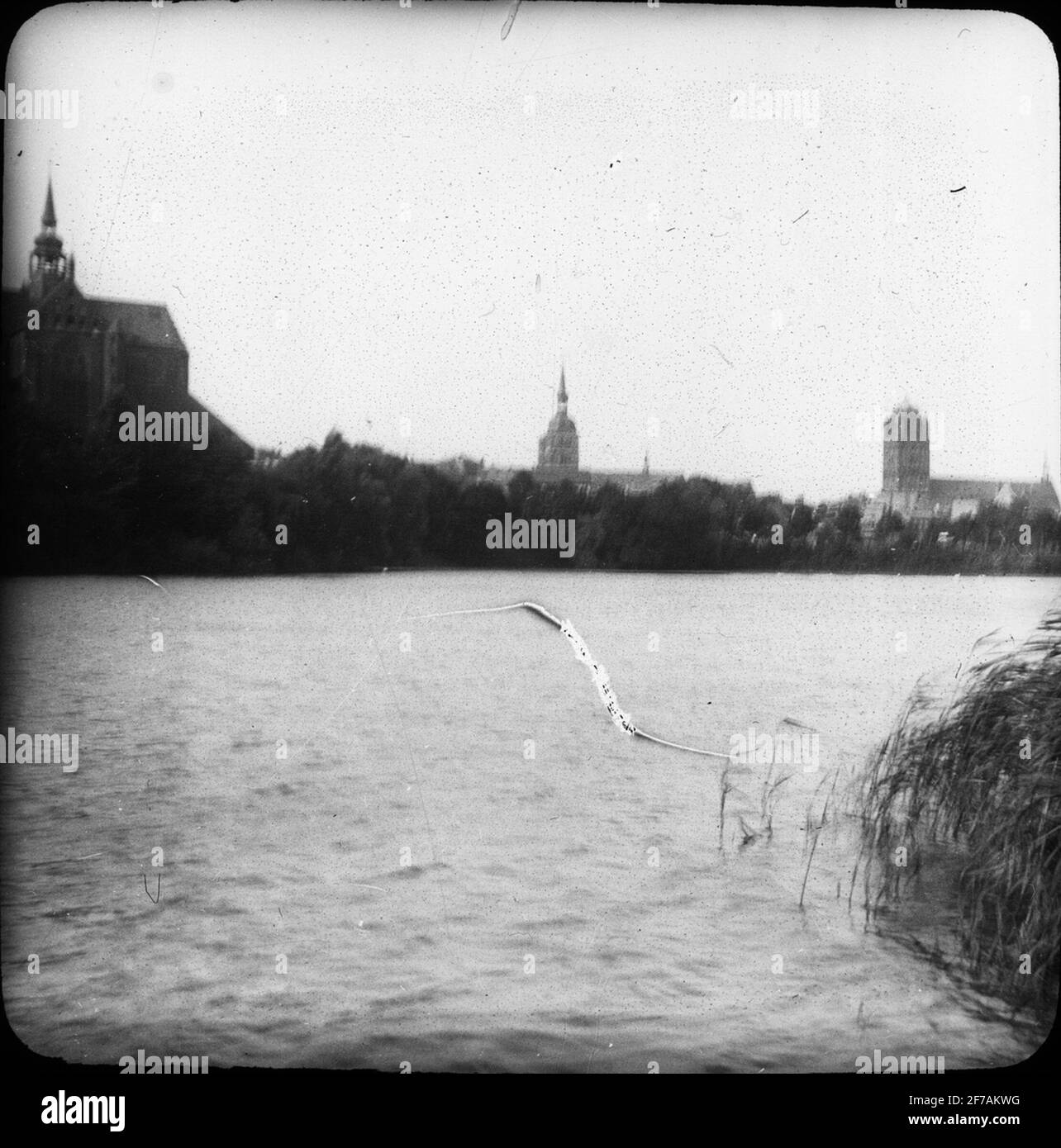 Vista Skioppty con motivi della vista di Stralsund, vista dal mare. L'immagine è stata memorizzata in cartone etichettato: Il viaggio nel 1912. Stralsund. 9. Foto Stock