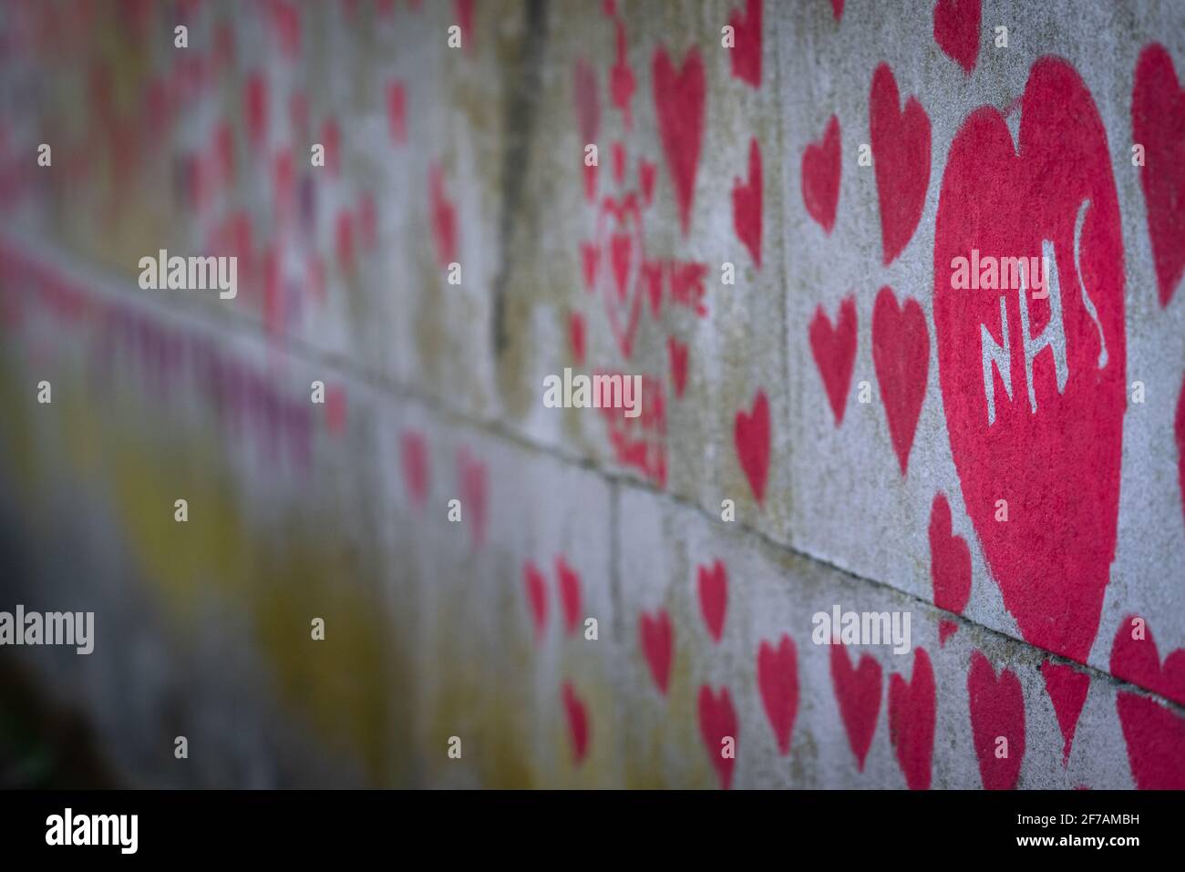 Coronavirus: National Covid Memorial Wall of Hearts, Westminster, Londra, Regno Unito. Foto Stock