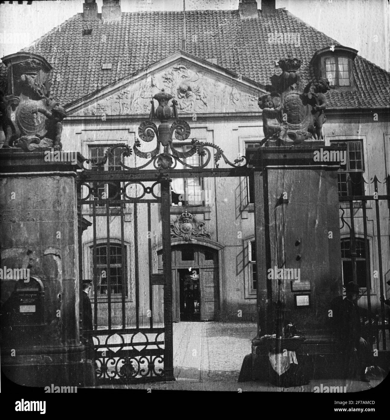 Immagine icona SkiopT con motivi di edificio sconosciuto, sito sconosciuto.l'immagine è stata memorizzata in cartone contrassegnato :? Foto Stock