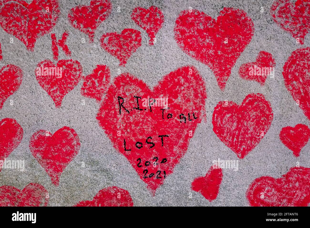 Coronavirus: National Covid Memorial Wall of Hearts, Westminster, Londra, Regno Unito. Foto Stock