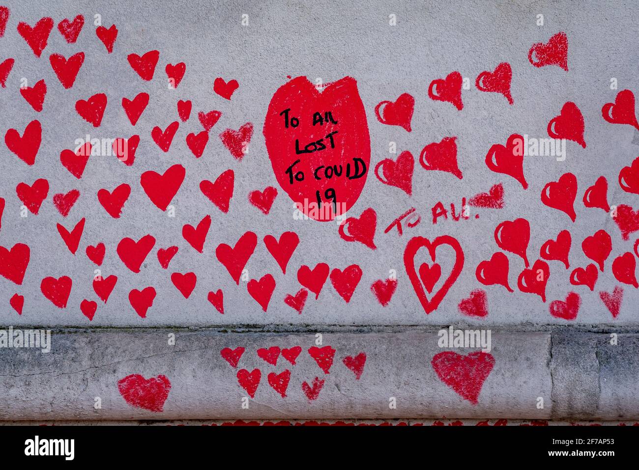 Coronavirus: National Covid Memorial Wall of Hearts, Westminster, Londra, Regno Unito. Foto Stock