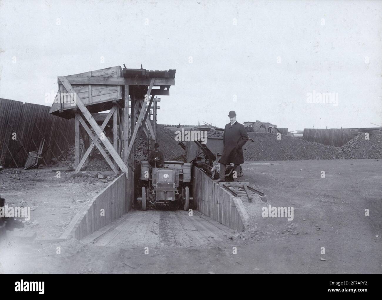 Daimler Truck, cava dimostrativa circa 1905. Immagine in serie di tre. DIG92699-DIG92701. Foto Stock