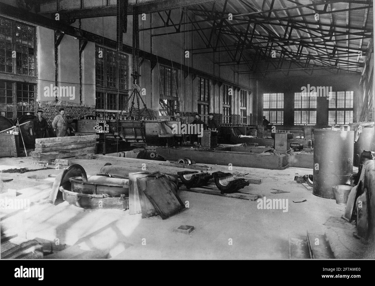 La costruzione dell'Agenzia elettrica a Kirkenes, Norvegia. La sala macchine. La fotografia fa parte di un album della turbina a vapore di AB de Laval, 1909. "La centrale elettrica di Aktieselkabet Sydvaranner a Kirkenes". Foto Stock