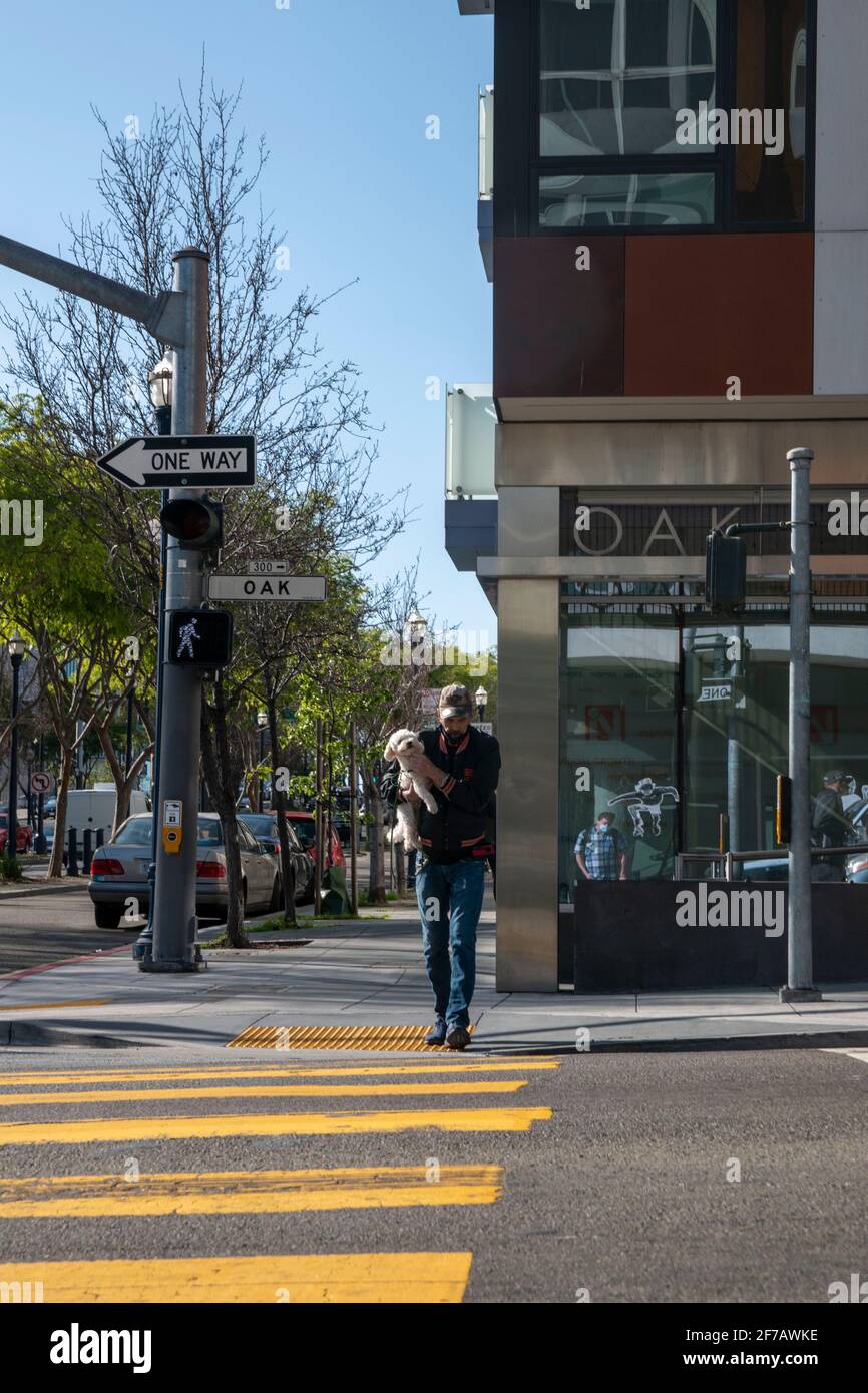 Le strade di San Francisco, California, USA offrono un po' per tutti. Foto Stock