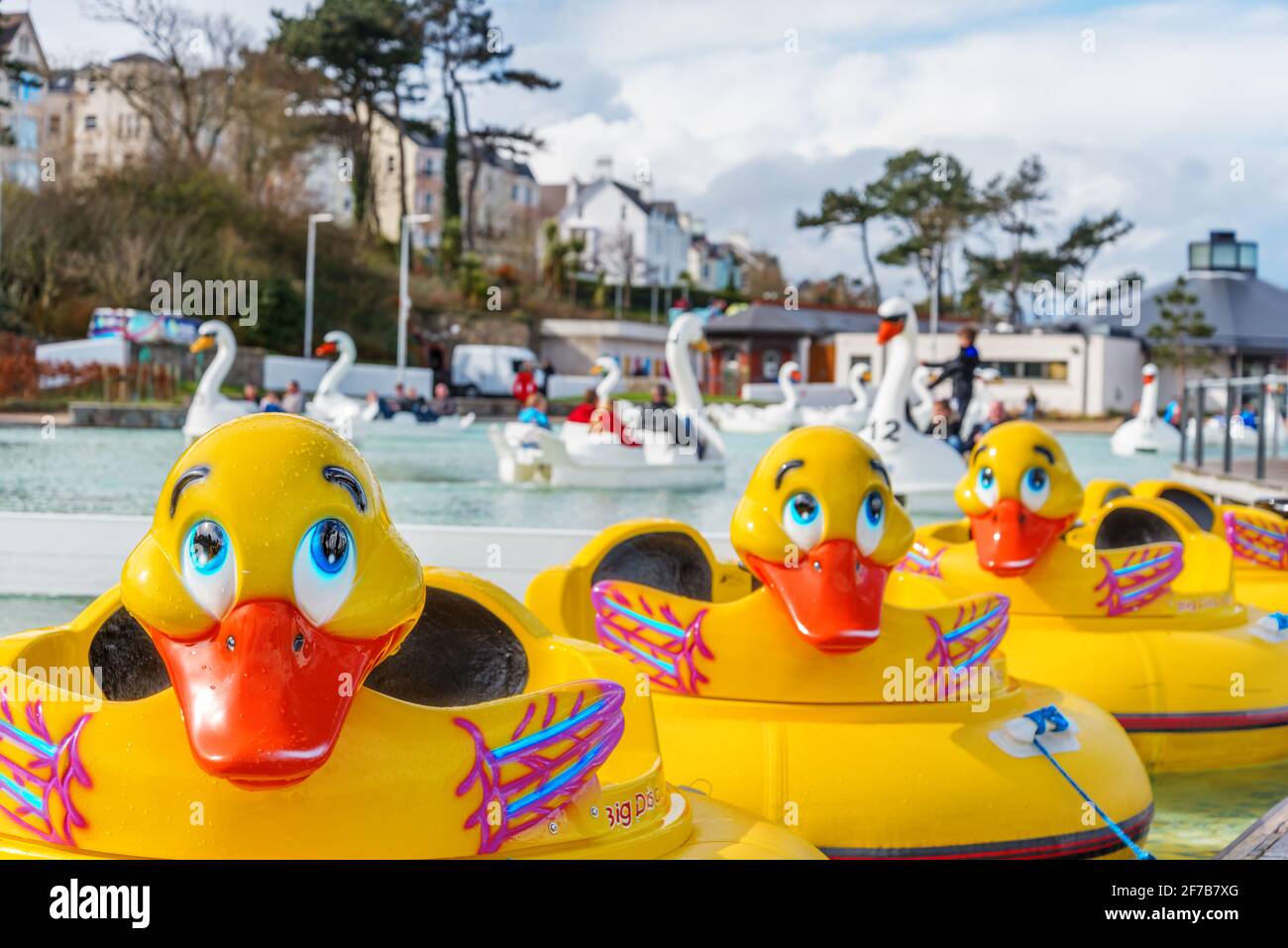 Pedalò per bambini al Pickie Fun Park, bangor, Irlanda del Nord Foto Stock