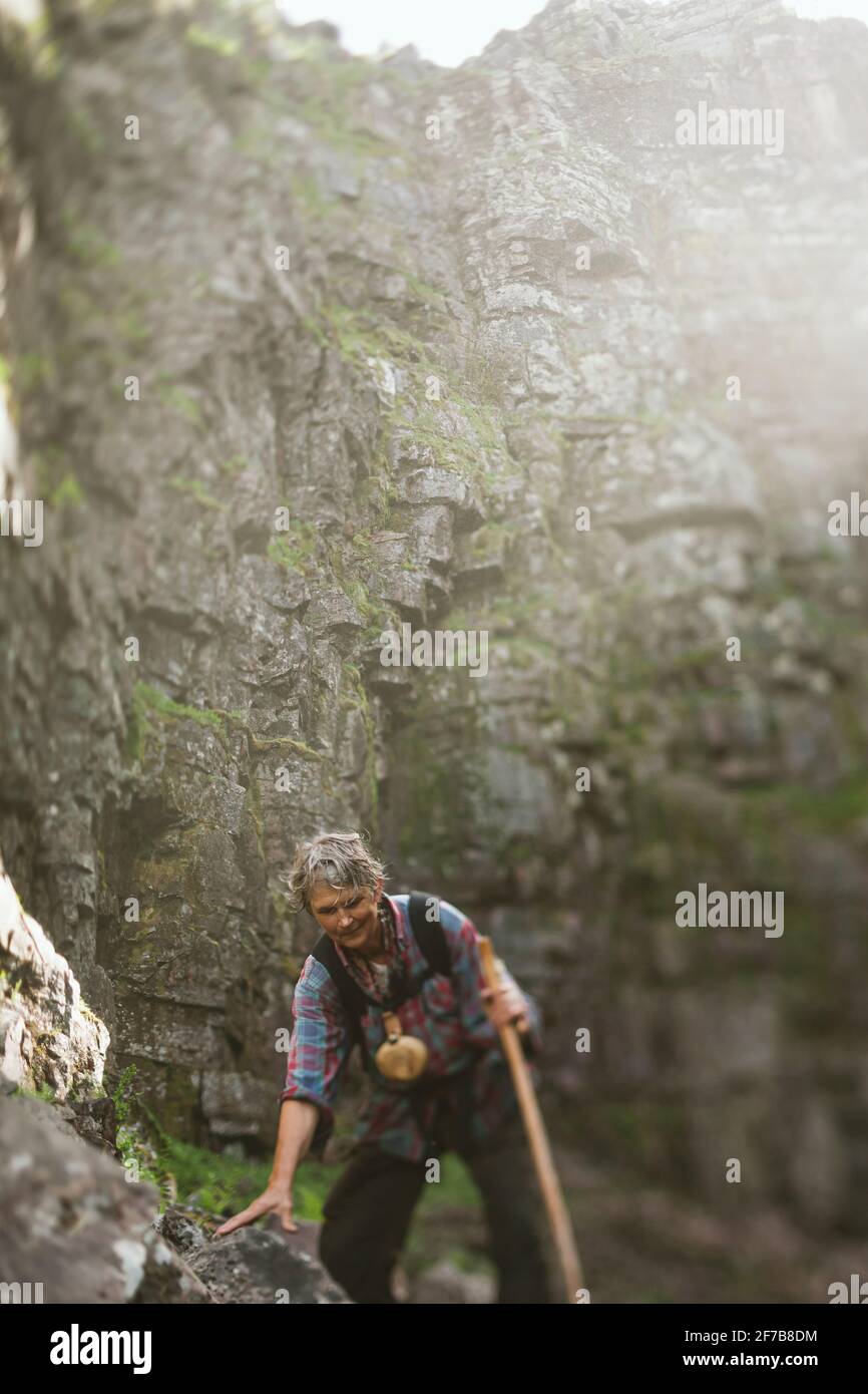 Senior Woman Hiking Foto Stock