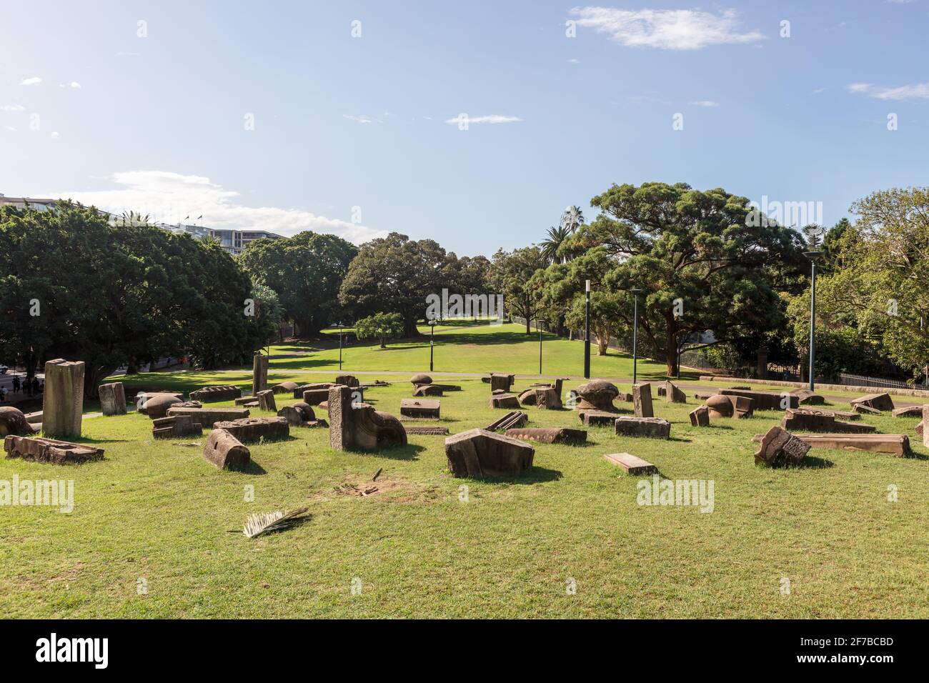 Memory è un gruppo scultoreo creato da Kimio Tsuchiya nel Royal Botanic Gardens, nel centro di Sydney, Australia. Foto Stock