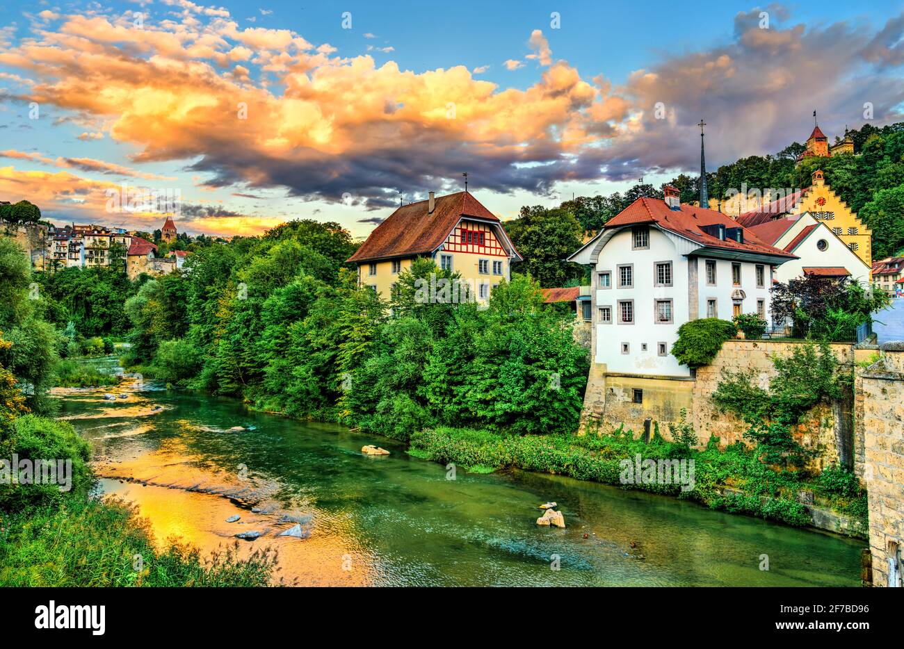 Friburgo sul fiume Sarine in Svizzera Foto Stock