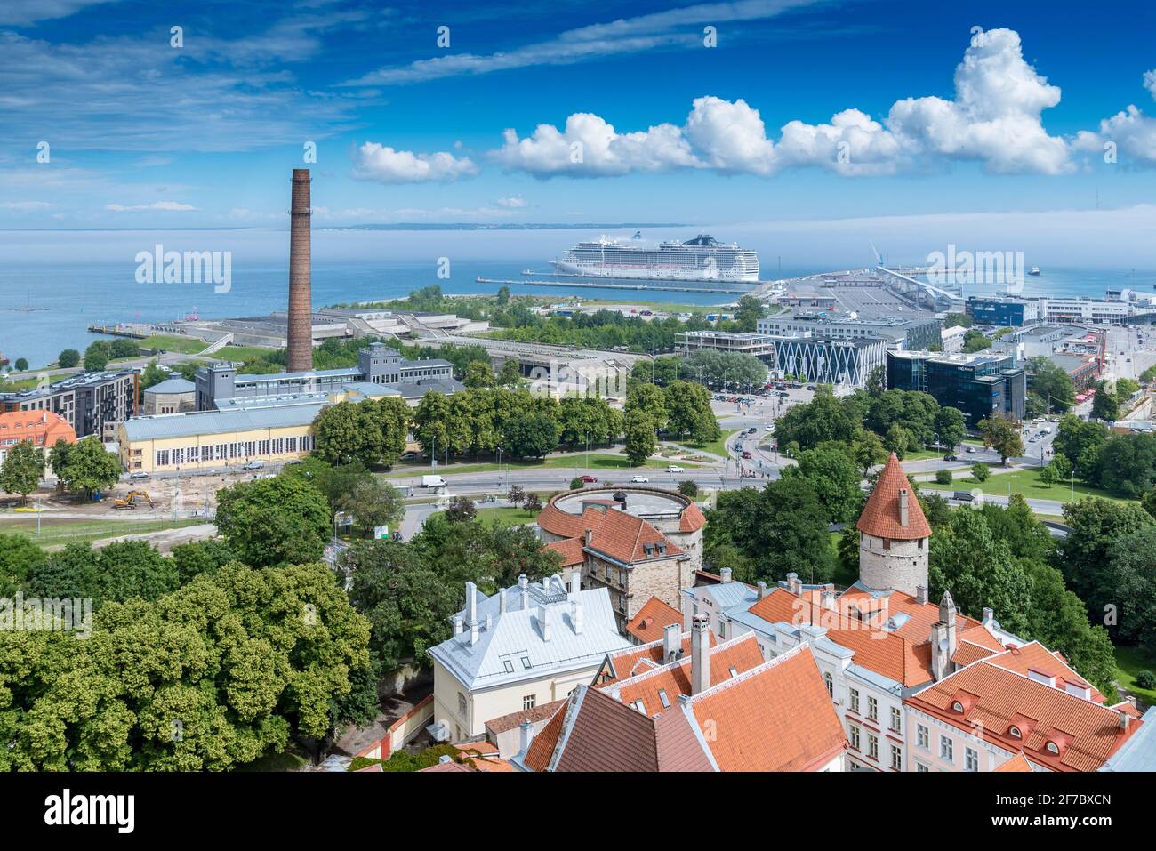 Vista dall'alto di Tallinn, capitale dell'Estonia Foto Stock