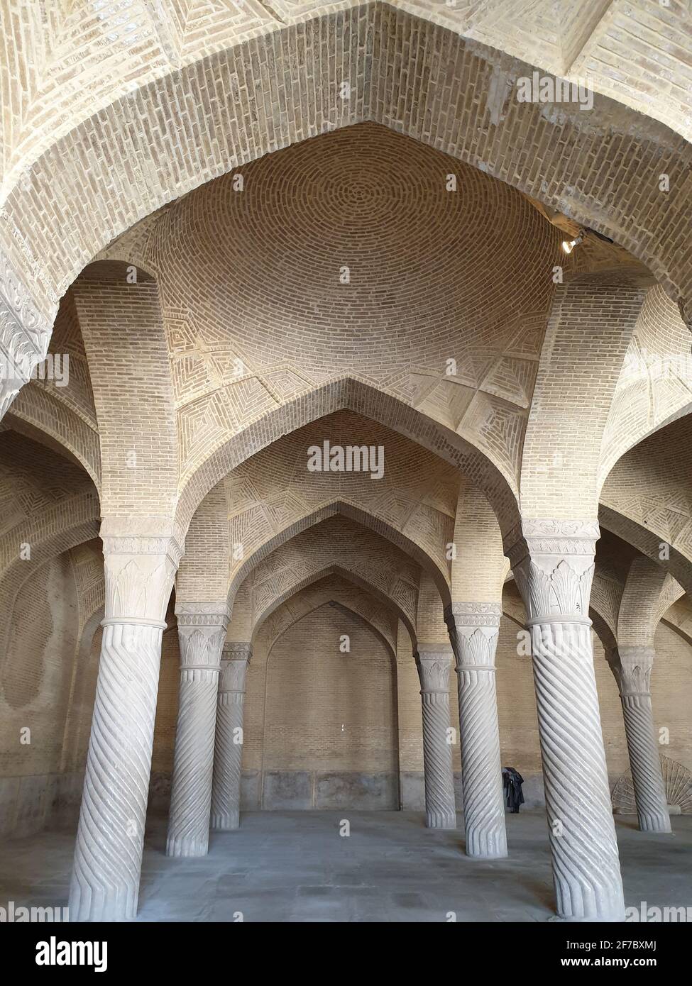 shiraz, iran - 29 aprile 2019: turismo foto bei parchi nella città di shiraz Foto Stock