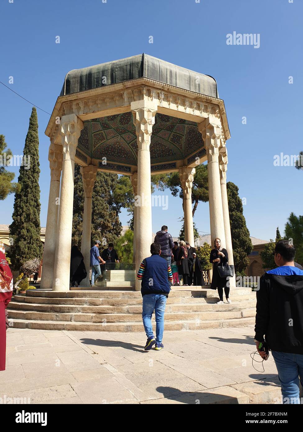 shiraz, iran - 29 aprile 2019: foto turistica bellissimo santuario di hafez shirazi Foto Stock