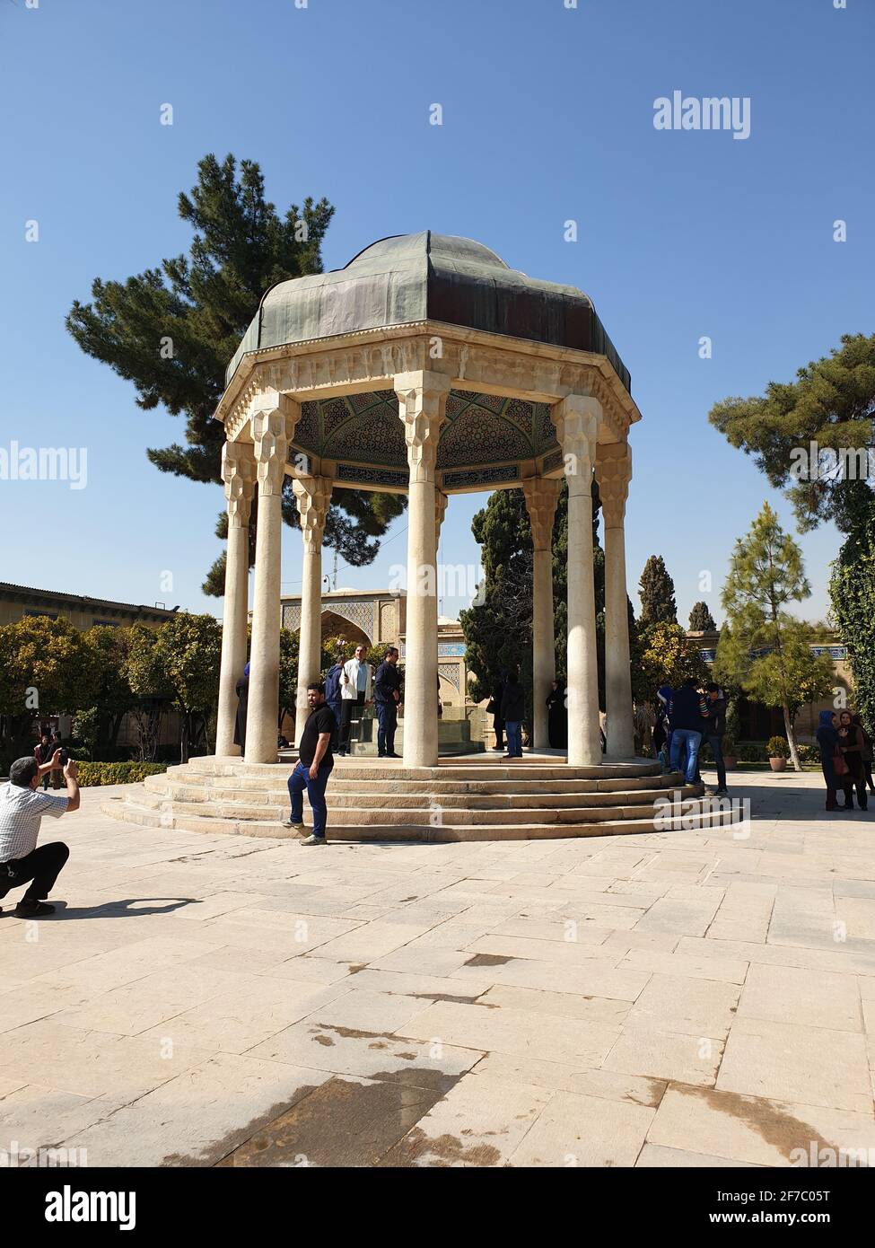 shiraz, iran - 29 aprile 2019: foto turistica bellissimo santuario di hafez shirazi Foto Stock