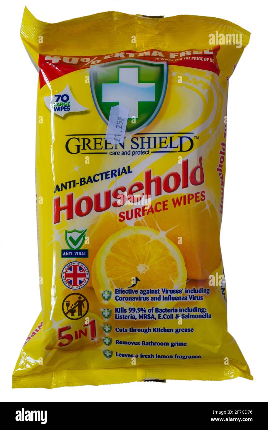 Il pacchetto di protezione verde anti-batterica di superficie per uso domestico delle salviette isolati su sfondo bianco Foto Stock