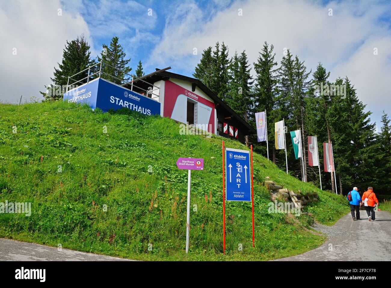 Kitzbuhel, Austria - 28 luglio 2017. Hahnenkamm punto di partenza della corsa sciistica e splendida vista sulle Alpi in estate, Kitzbuhel, Tirol Austria. Foto Stock